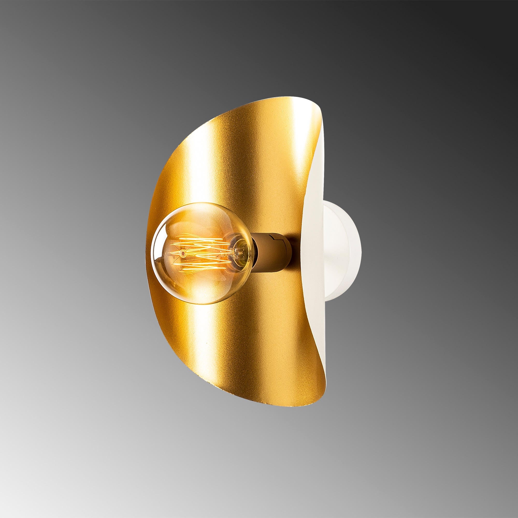 Sivani - MR - 840 in Weisses Gold präsentiert im Onlineshop von KAQTU Design AG. Wandleuchte ist von Opviq