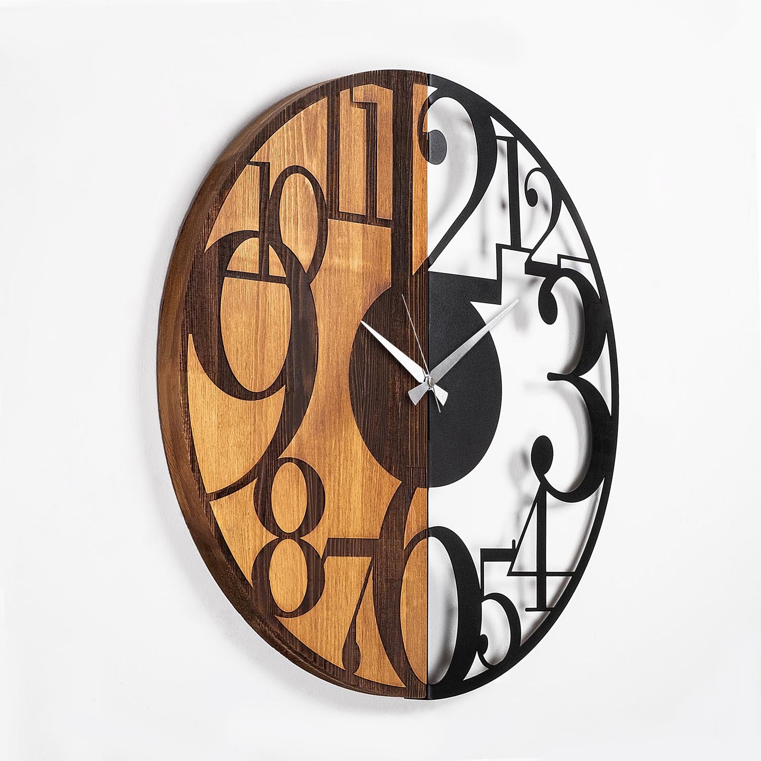 Numbers in Walnuss Schwarz präsentiert im Onlineshop von KAQTU Design AG. Wanduhr ist von Wallity