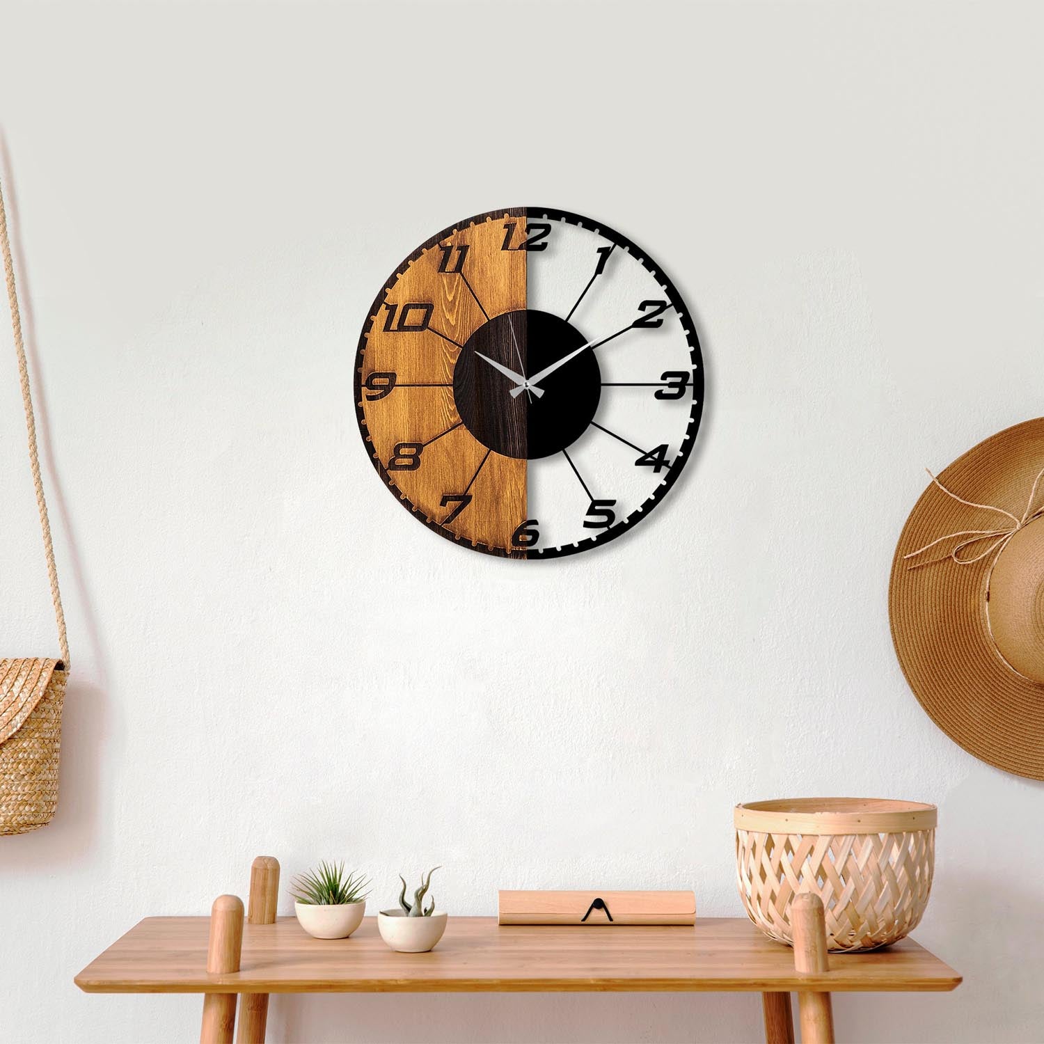 Linear in Walnuss Schwarz präsentiert im Onlineshop von KAQTU Design AG. Wanduhr ist von Wallity