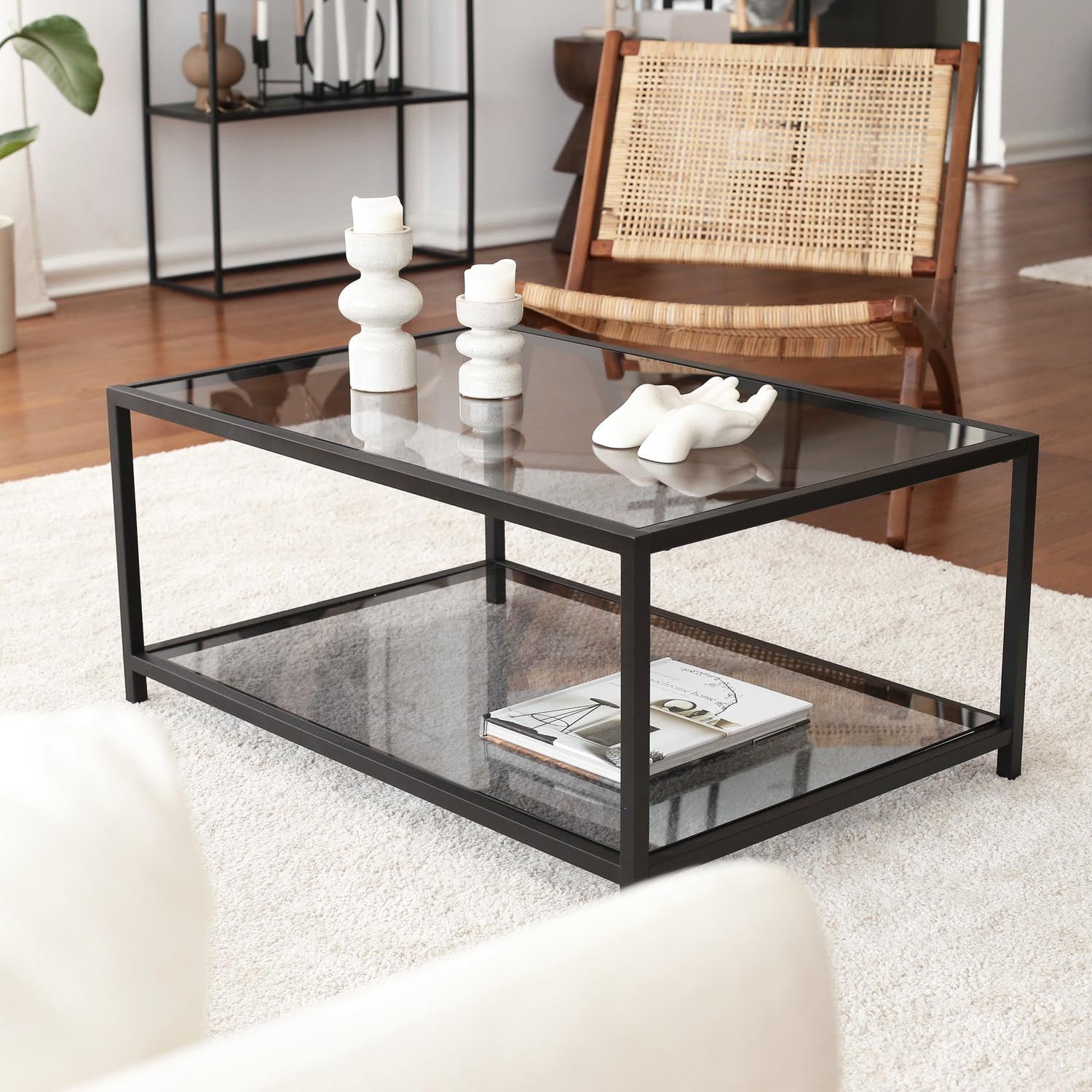 Astro sehpa / füme temperli cam S400F in Rauch Schwarz präsentiert im Onlineshop von KAQTU Design AG. Beistelltisch ist von Hanah Home