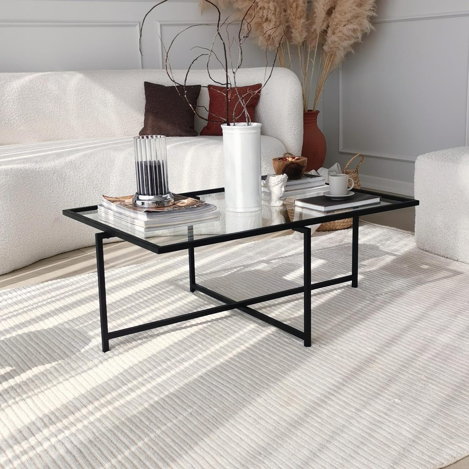 Sun S408 in Schwarz präsentiert im Onlineshop von KAQTU Design AG. Beistelltisch ist von Hanah Home