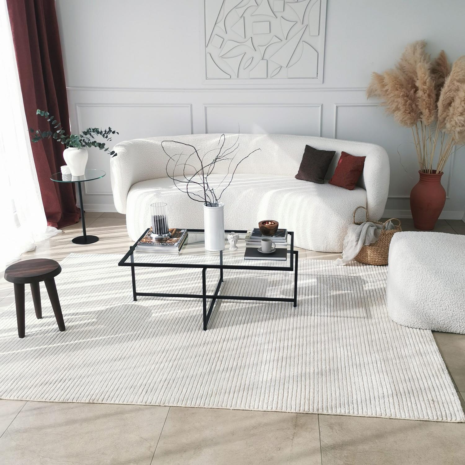 Sun S408 in Schwarz präsentiert im Onlineshop von KAQTU Design AG. Beistelltisch ist von Hanah Home
