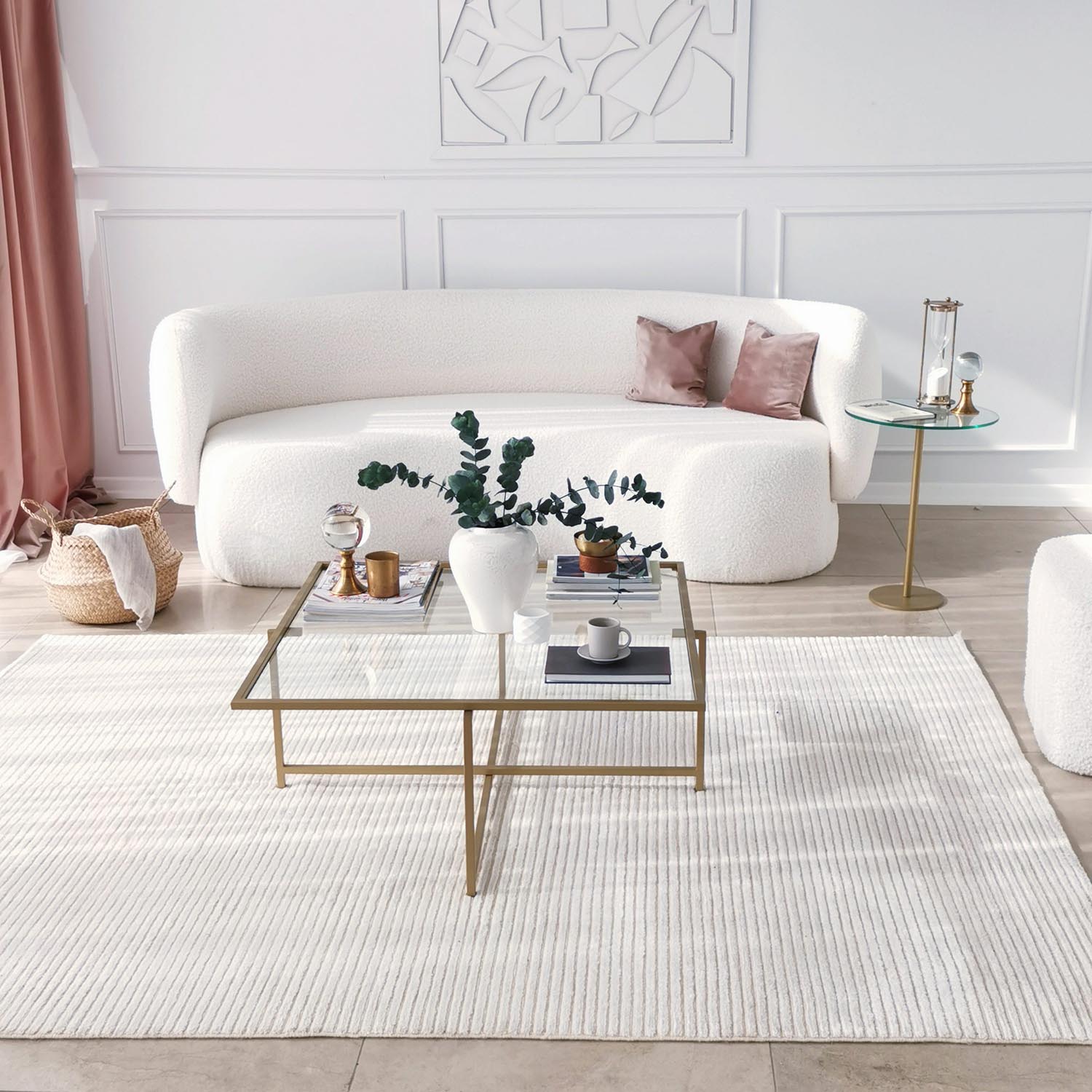 Sun S411 in Gold präsentiert im Onlineshop von KAQTU Design AG. Beistelltisch ist von Hanah Home