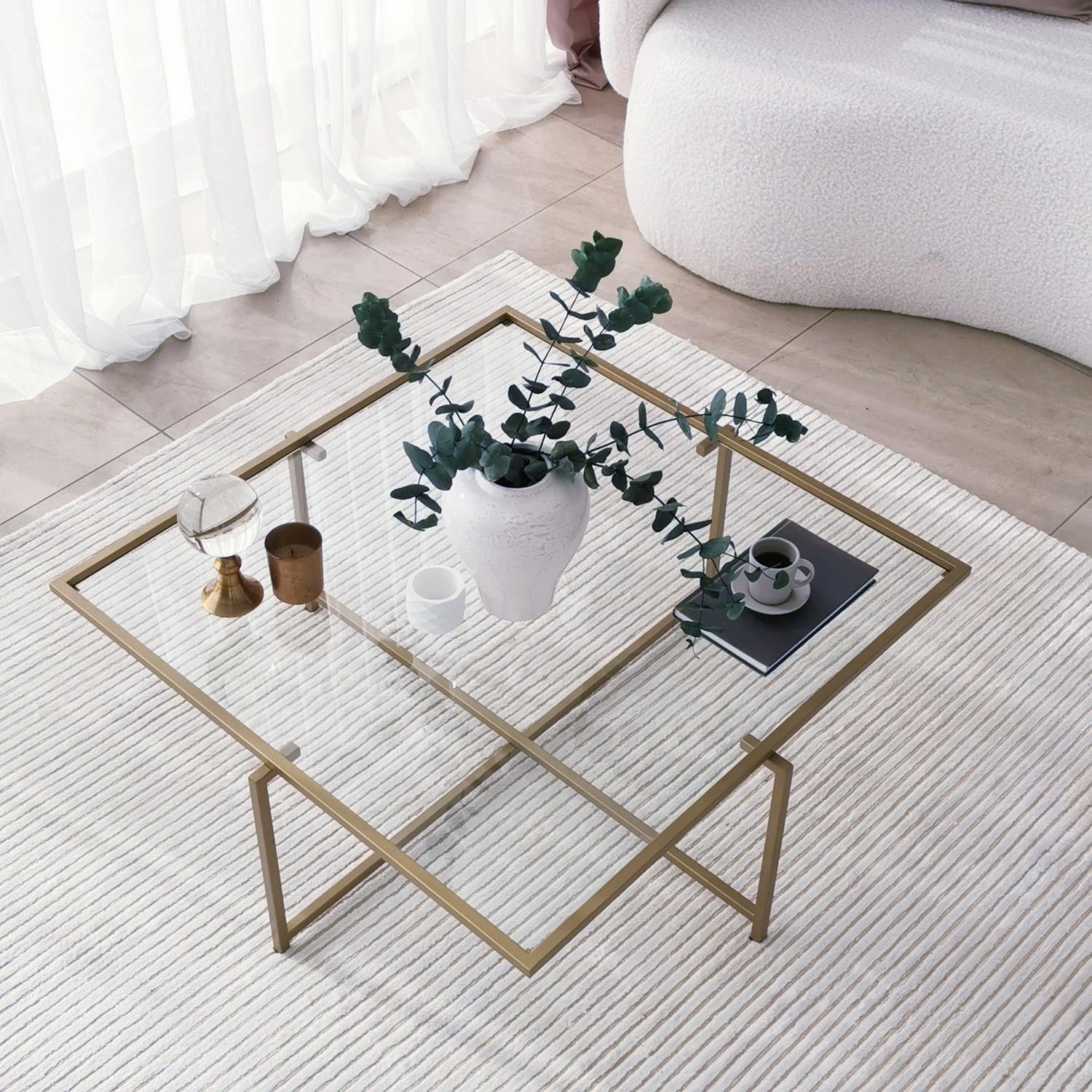 Sun S411 in Gold präsentiert im Onlineshop von KAQTU Design AG. Beistelltisch ist von Hanah Home