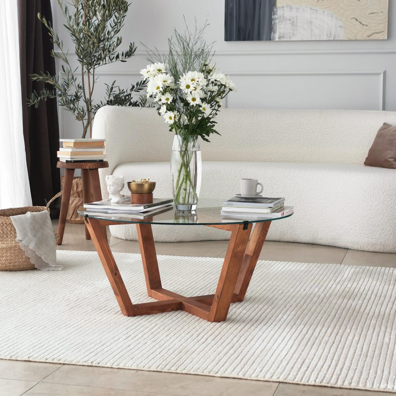 Lotus in Holz präsentiert im Onlineshop von KAQTU Design AG. Beistelltisch ist von Hanah Home