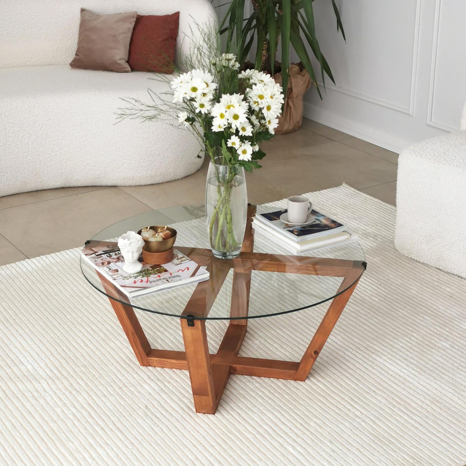 Lotus in Holz präsentiert im Onlineshop von KAQTU Design AG. Beistelltisch ist von Hanah Home