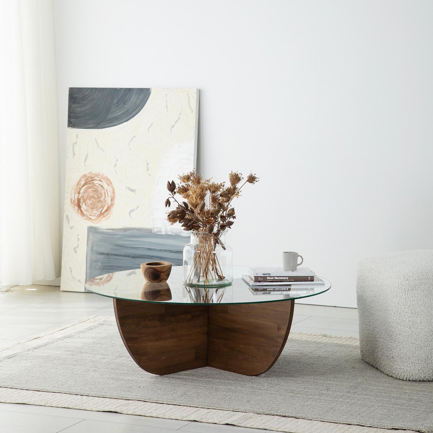 Lily Wood - Walnut in Walnuss präsentiert im Onlineshop von KAQTU Design AG. Beistelltisch ist von Hanah Home