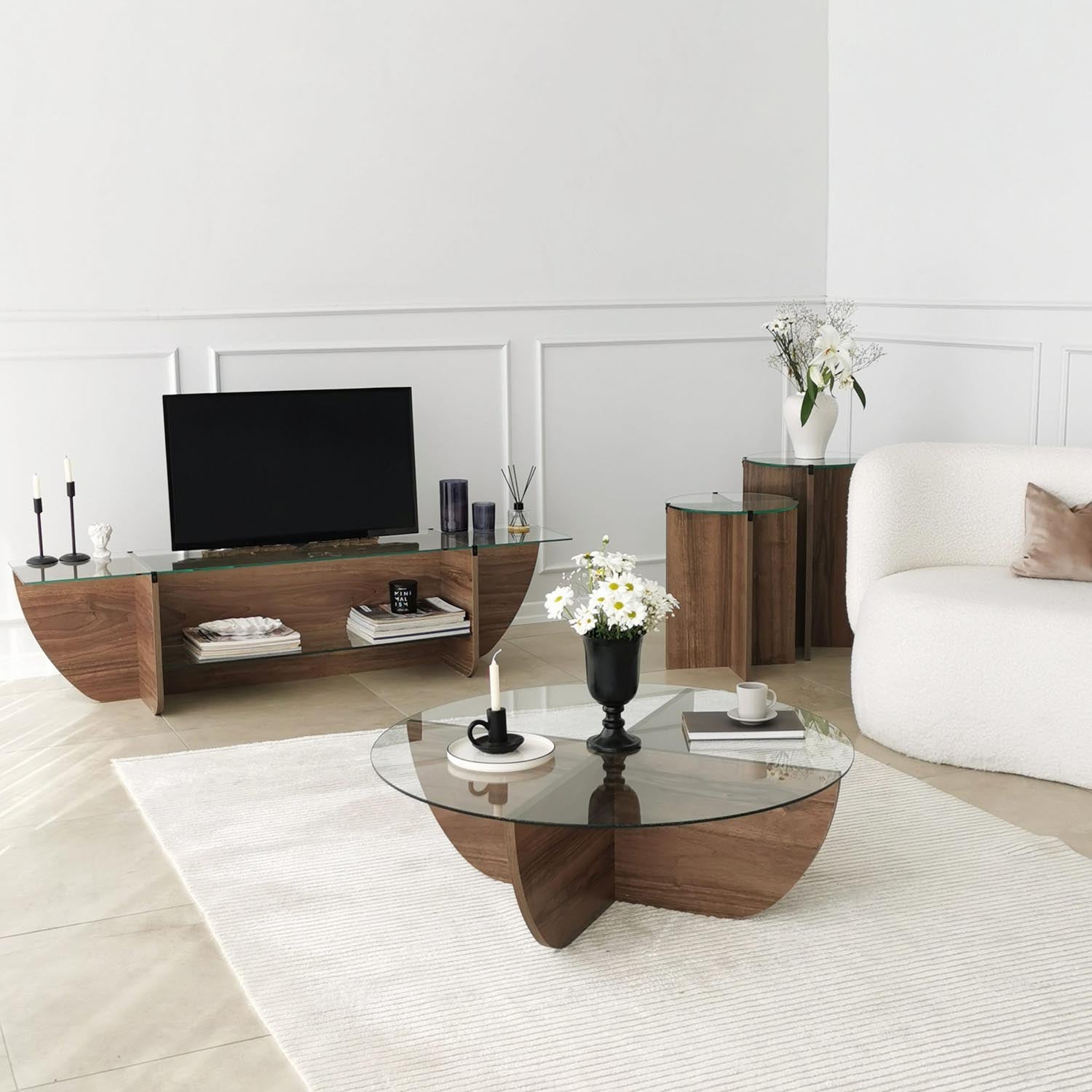 Lily TV - Walnut in Walnuss präsentiert im Onlineshop von KAQTU Design AG. Sideboard ist von Hanah Home