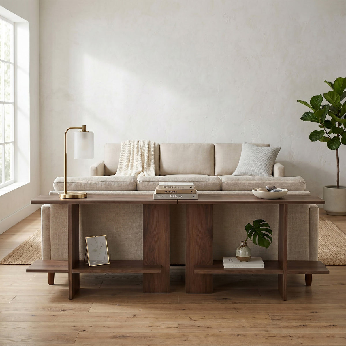 Beistelltisch aus 100% Melaminspanplatte in Nussbaum-Optik mit Tischplatte und unterem Regal, Masse 80 x 30 x 55 cm.