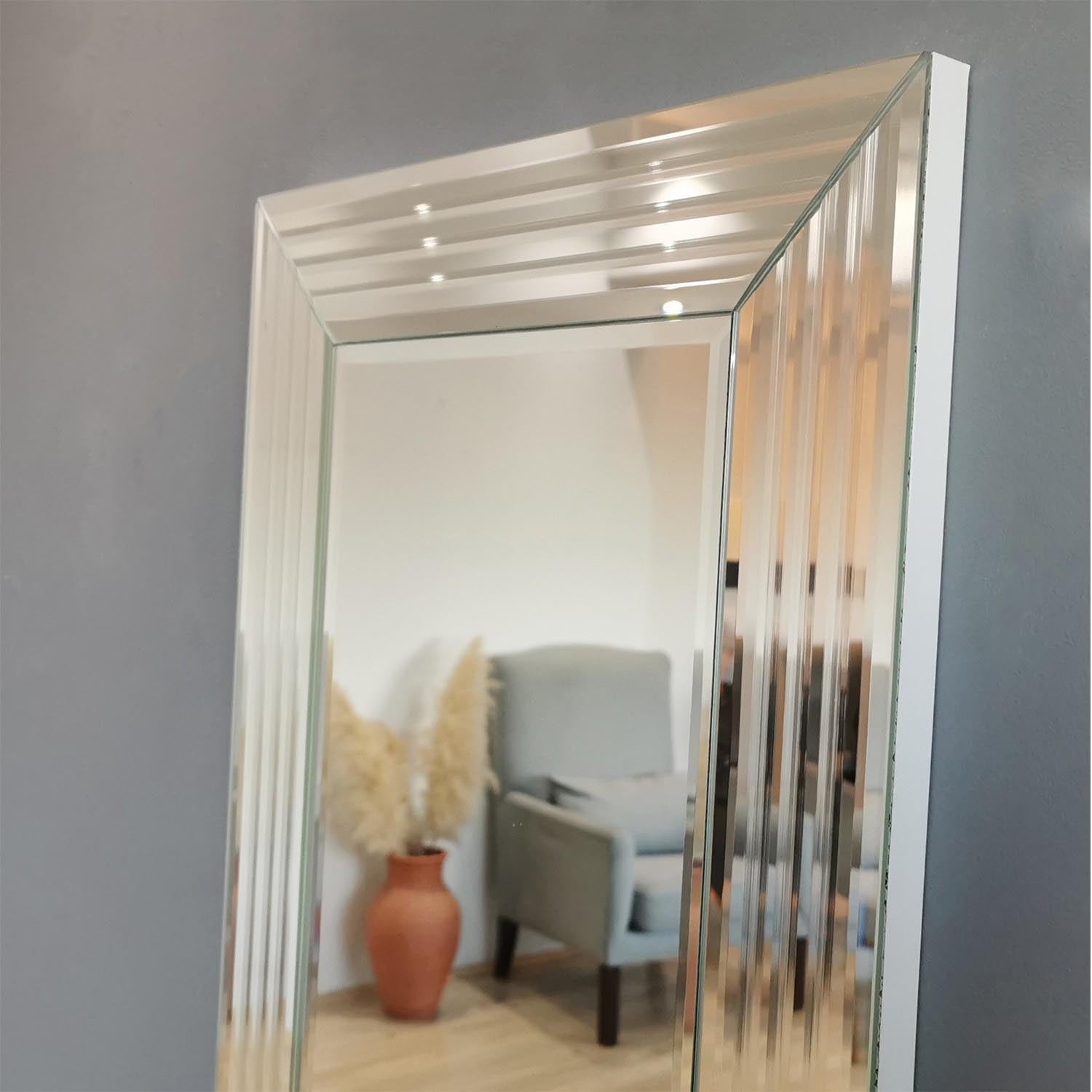 A301Y in Silber präsentiert im Onlineshop von KAQTU Design AG. Spiegel ist von Hanah Home