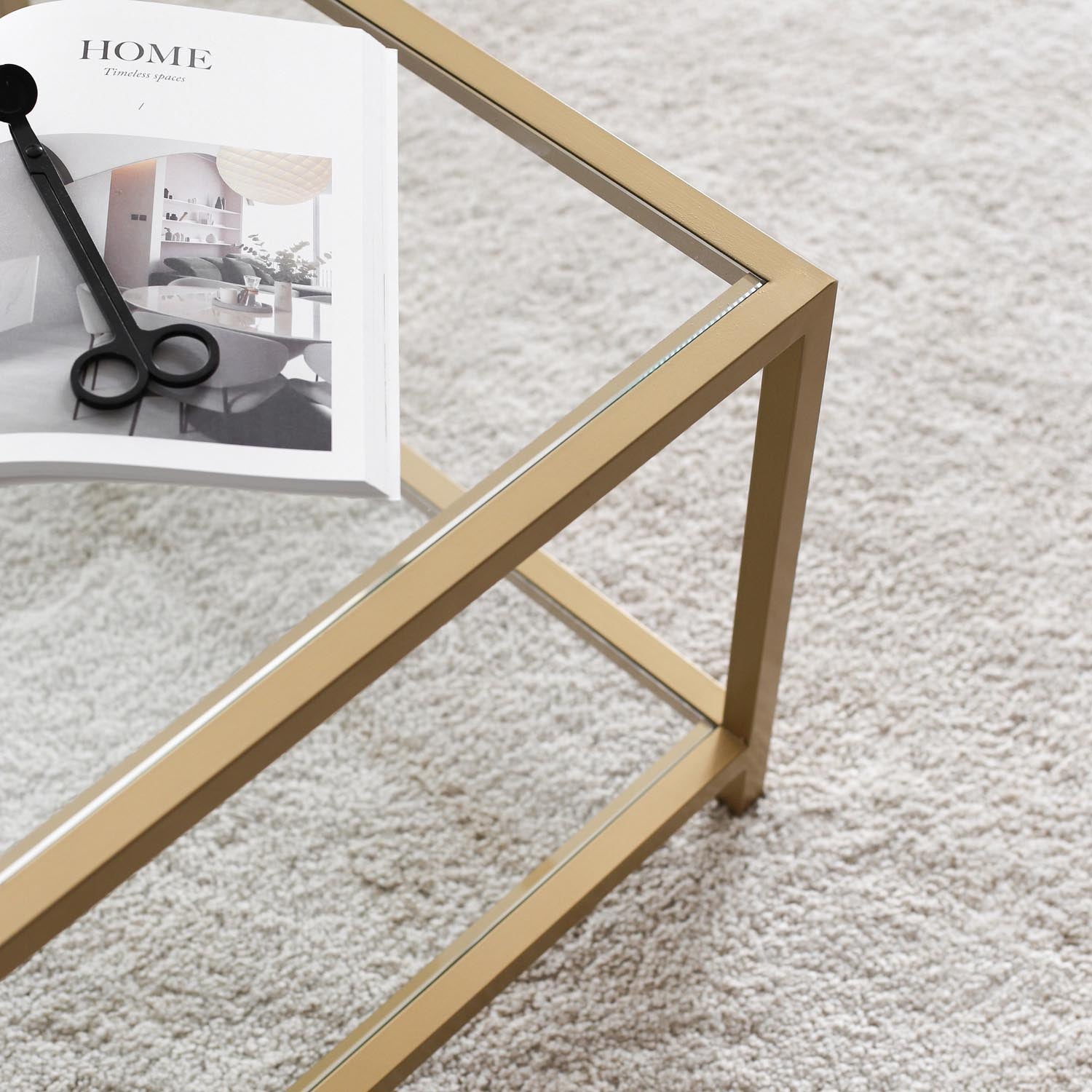 Astro in Gold präsentiert im Onlineshop von KAQTU Design AG. Beistelltisch ist von Hanah Home