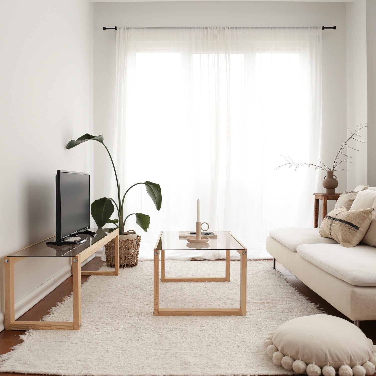 Via - Natural in Natürlich präsentiert im Onlineshop von KAQTU Design AG. Beistelltisch ist von Hanah Home