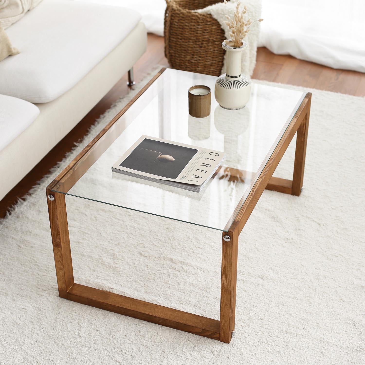 Via - Wooden in Holz präsentiert im Onlineshop von KAQTU Design AG. Beistelltisch ist von Hanah Home