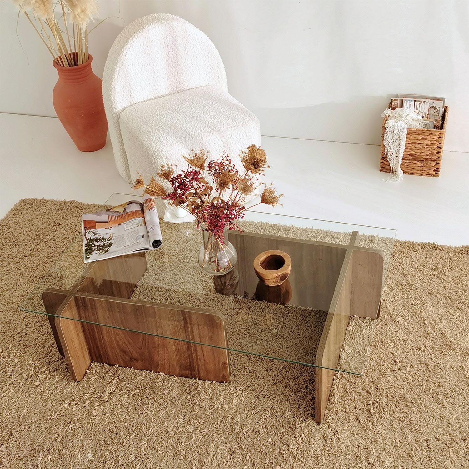 Escape in Walnuss präsentiert im Onlineshop von KAQTU Design AG. Beistelltisch ist von Hanah Home