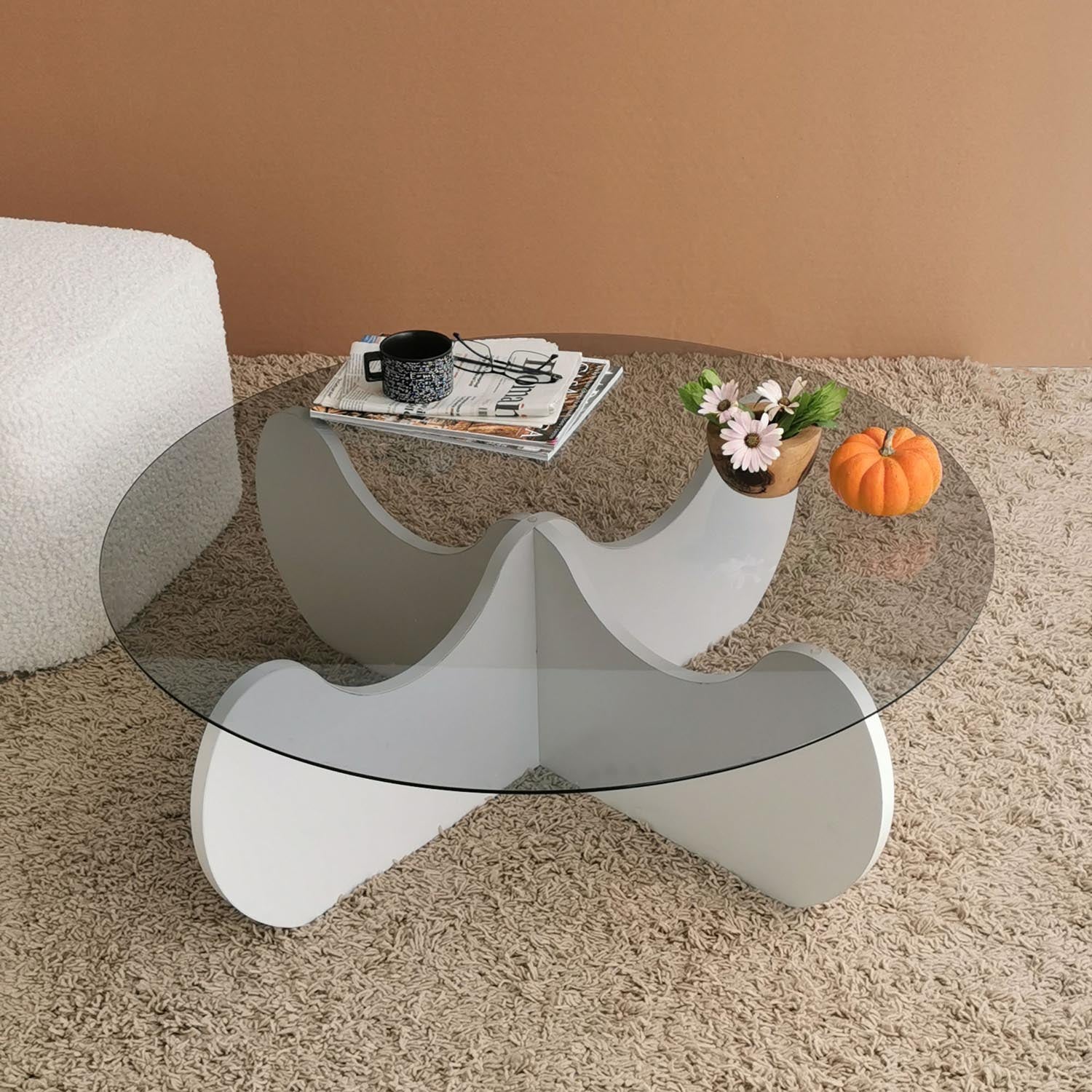 Himalayas in Weiss präsentiert im Onlineshop von KAQTU Design AG. Beistelltisch ist von Hanah Home