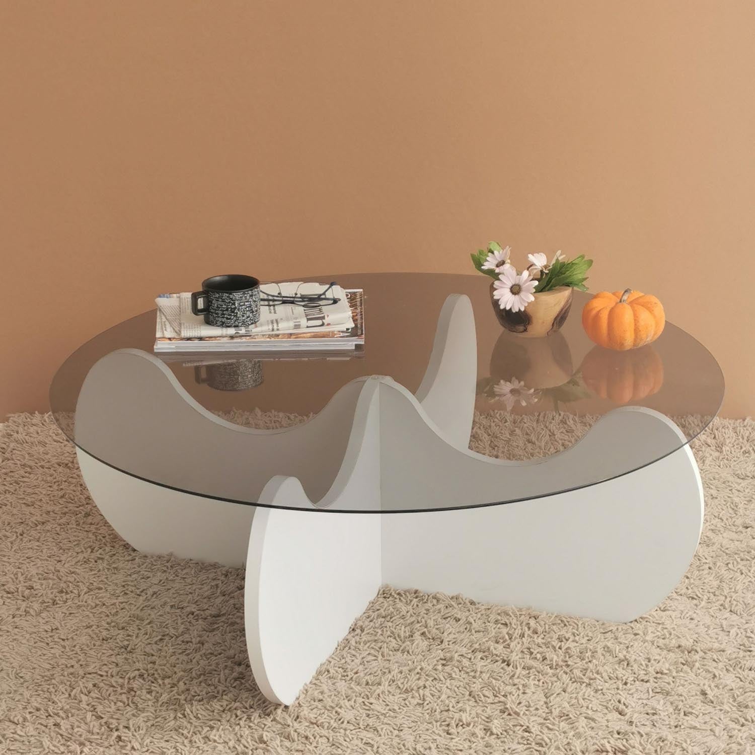 Himalayas in Weiss präsentiert im Onlineshop von KAQTU Design AG. Beistelltisch ist von Hanah Home