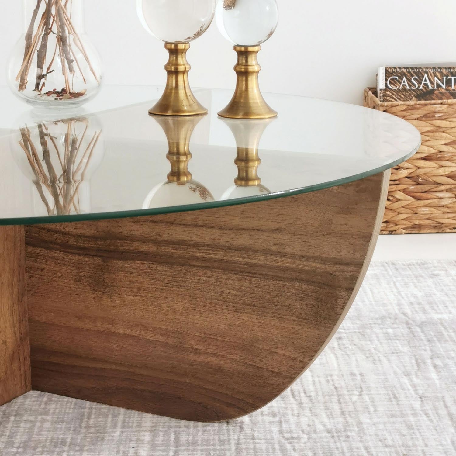 Lily - Walnut in Walnuss präsentiert im Onlineshop von KAQTU Design AG. Beistelltisch ist von Hanah Home