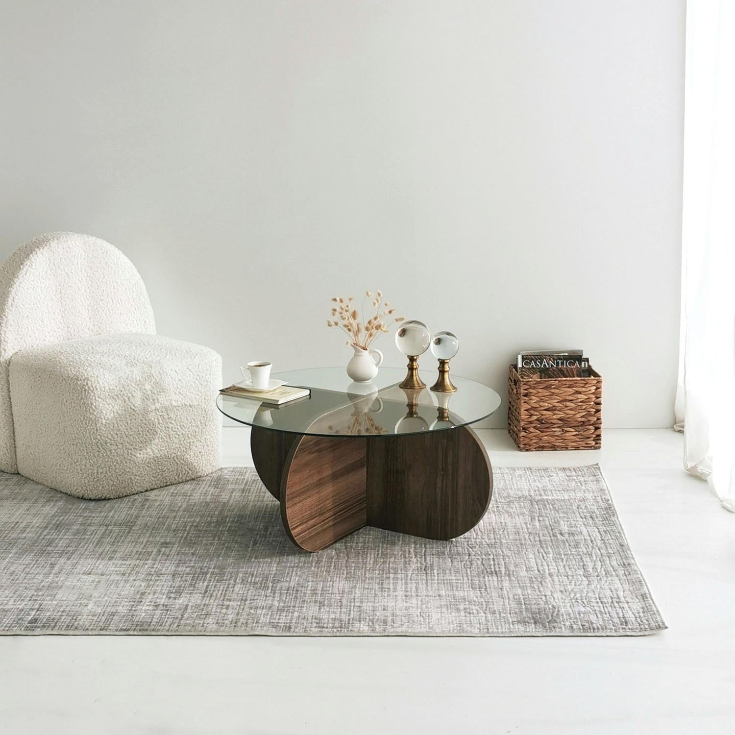Bubble - Walnut in Walnuss präsentiert im Onlineshop von KAQTU Design AG. Beistelltisch ist von Hanah Home