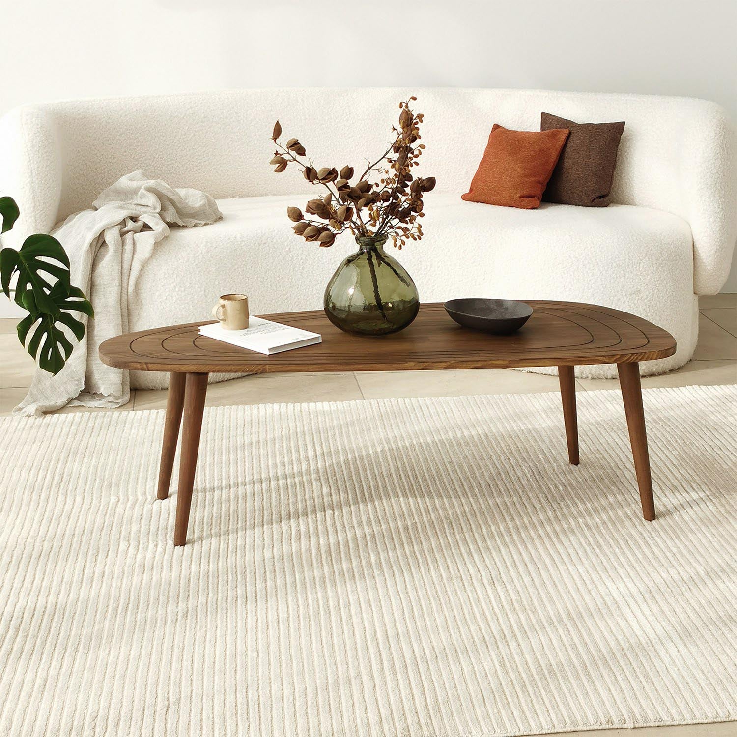 Sweet - Walnut in Walnuss präsentiert im Onlineshop von KAQTU Design AG. Beistelltisch ist von Hanah Home