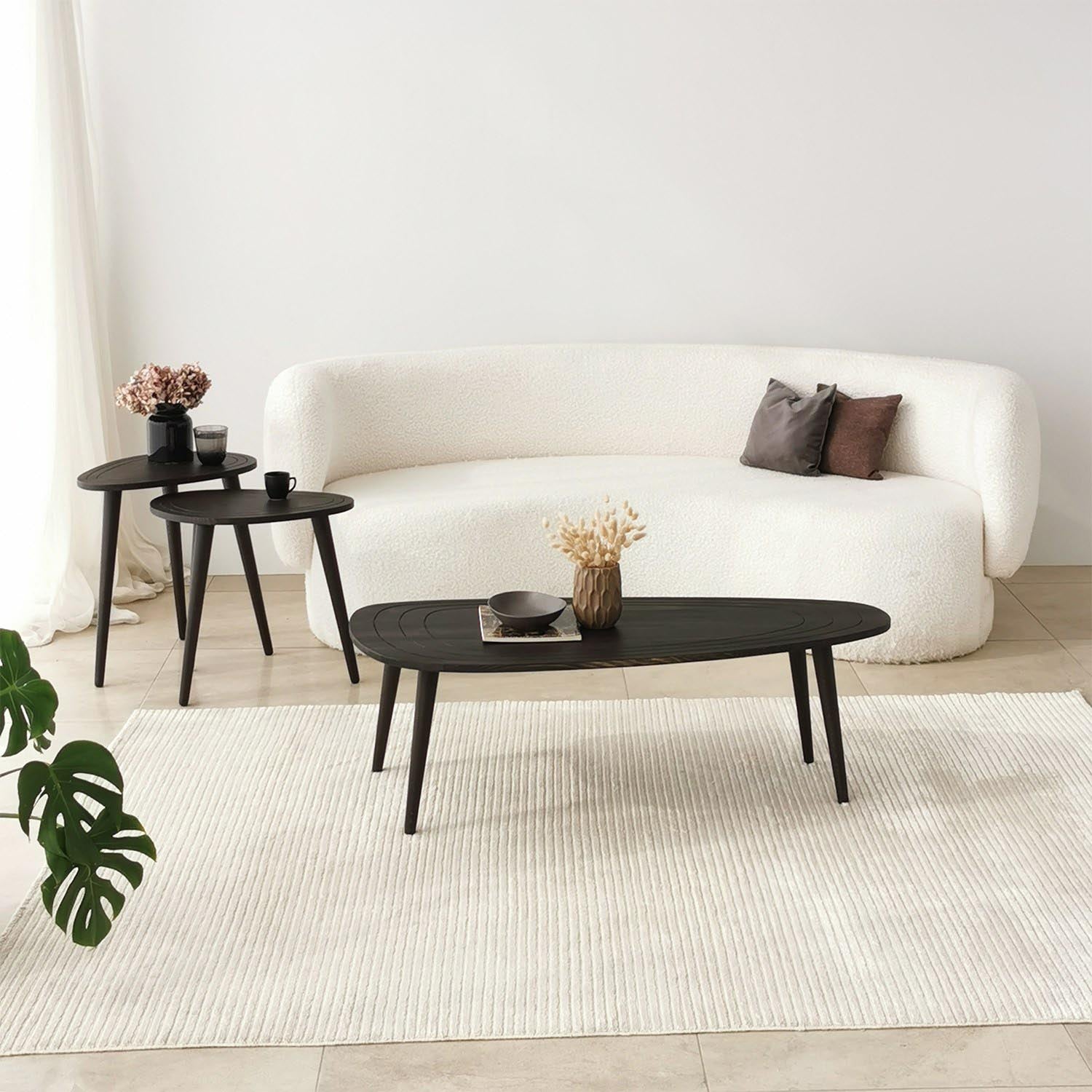 Sweet - Anthracite in Anthrazit präsentiert im Onlineshop von KAQTU Design AG. Beistelltisch ist von Hanah Home