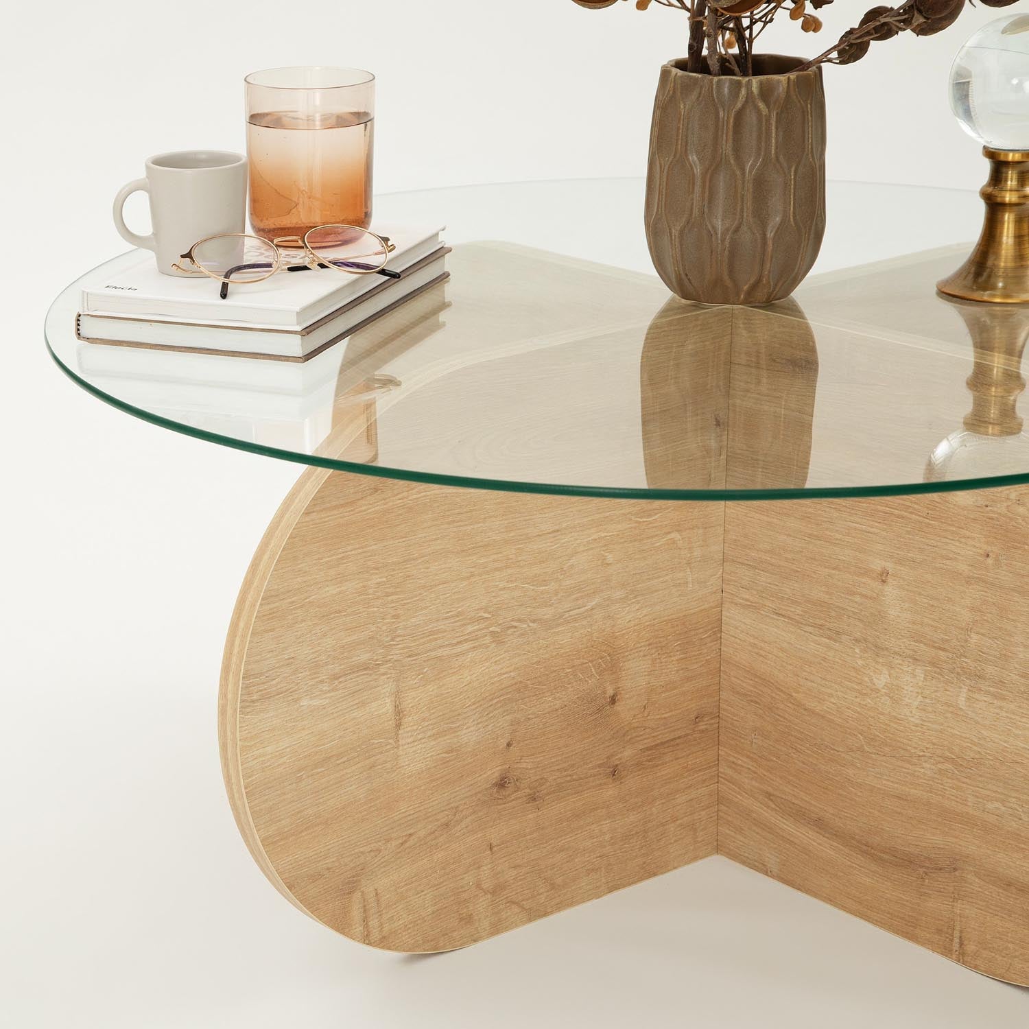 Bubble - Sapphire Oak in Saphir- Eiche präsentiert im Onlineshop von KAQTU Design AG. Beistelltisch ist von Hanah Home