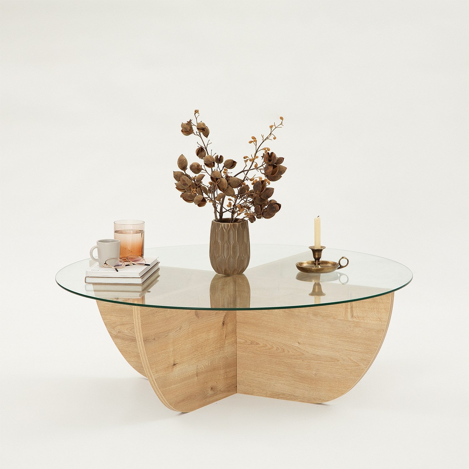 Lily - Sapphire Oak in Saphir- Eiche präsentiert im Onlineshop von KAQTU Design AG. Beistelltisch ist von Hanah Home