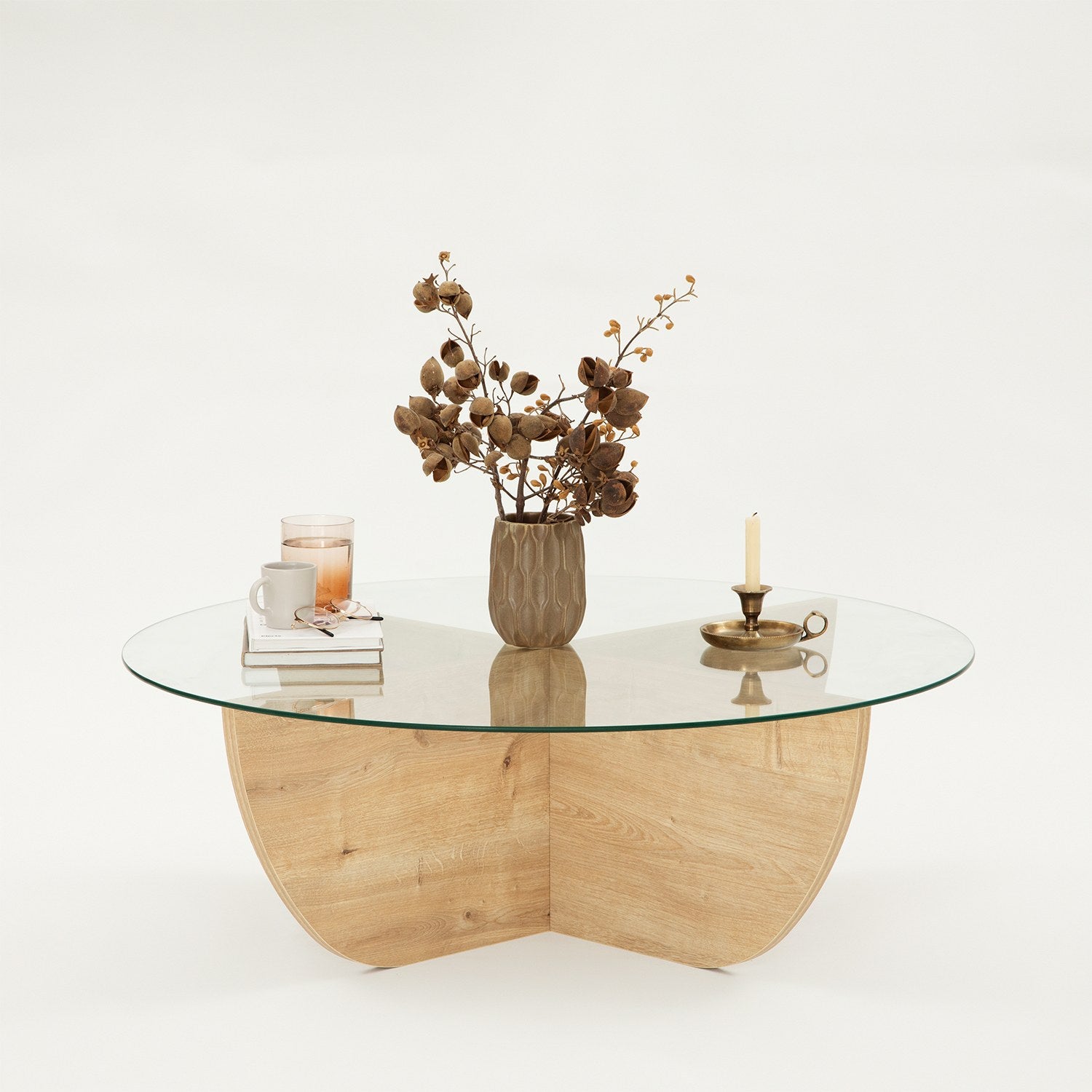Lily - Sapphire Oak in Saphir- Eiche präsentiert im Onlineshop von KAQTU Design AG. Beistelltisch ist von Hanah Home