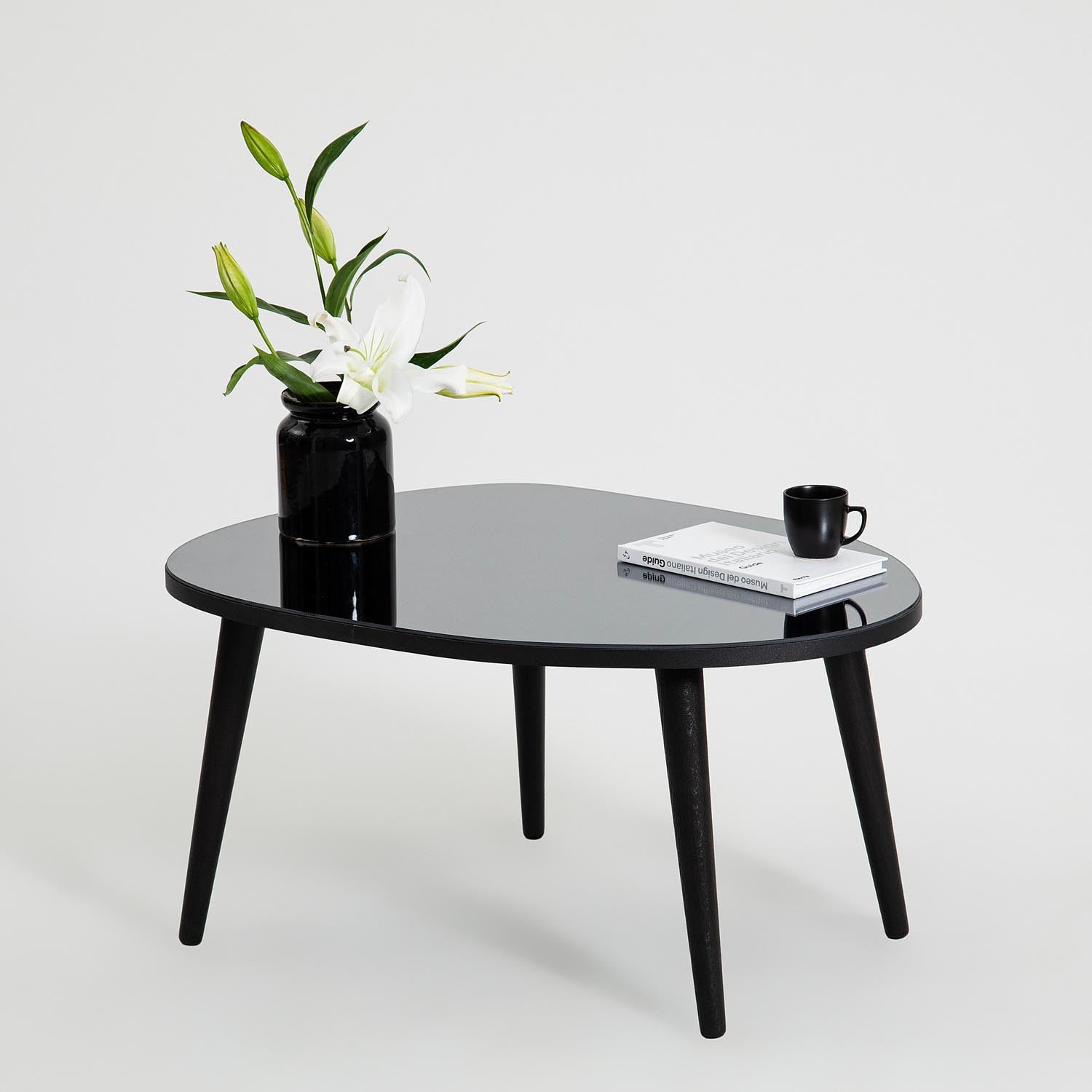 Gusto - Black, Fume in Schwarz
 Rauch präsentiert im Onlineshop von KAQTU Design AG. Beistelltisch ist von Hanah Home
