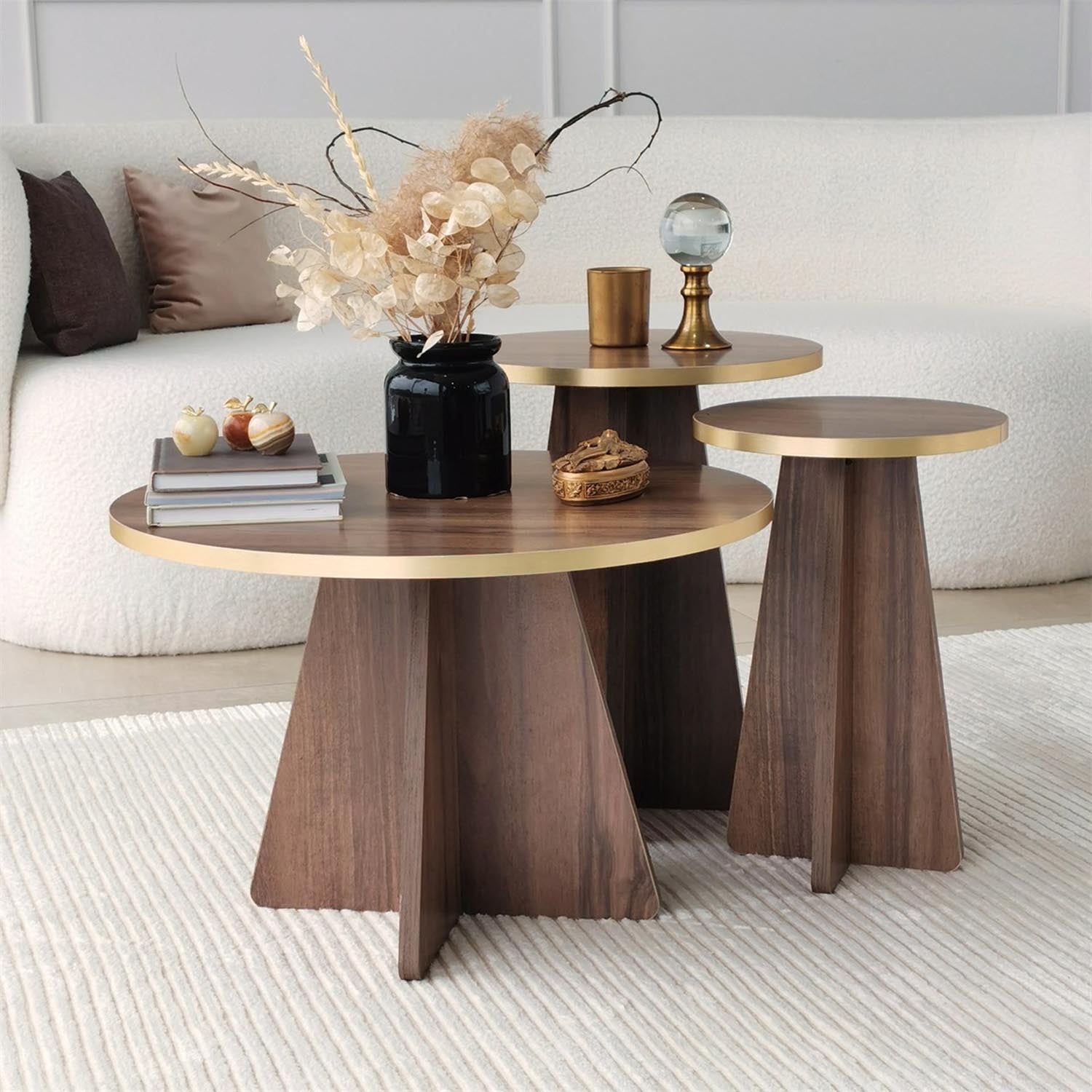 Mushroom 2 - Gold, Walnut in Gold
 Walnuss präsentiert im Onlineshop von KAQTU Design AG. Beistelltisch ist von Hanah Home
