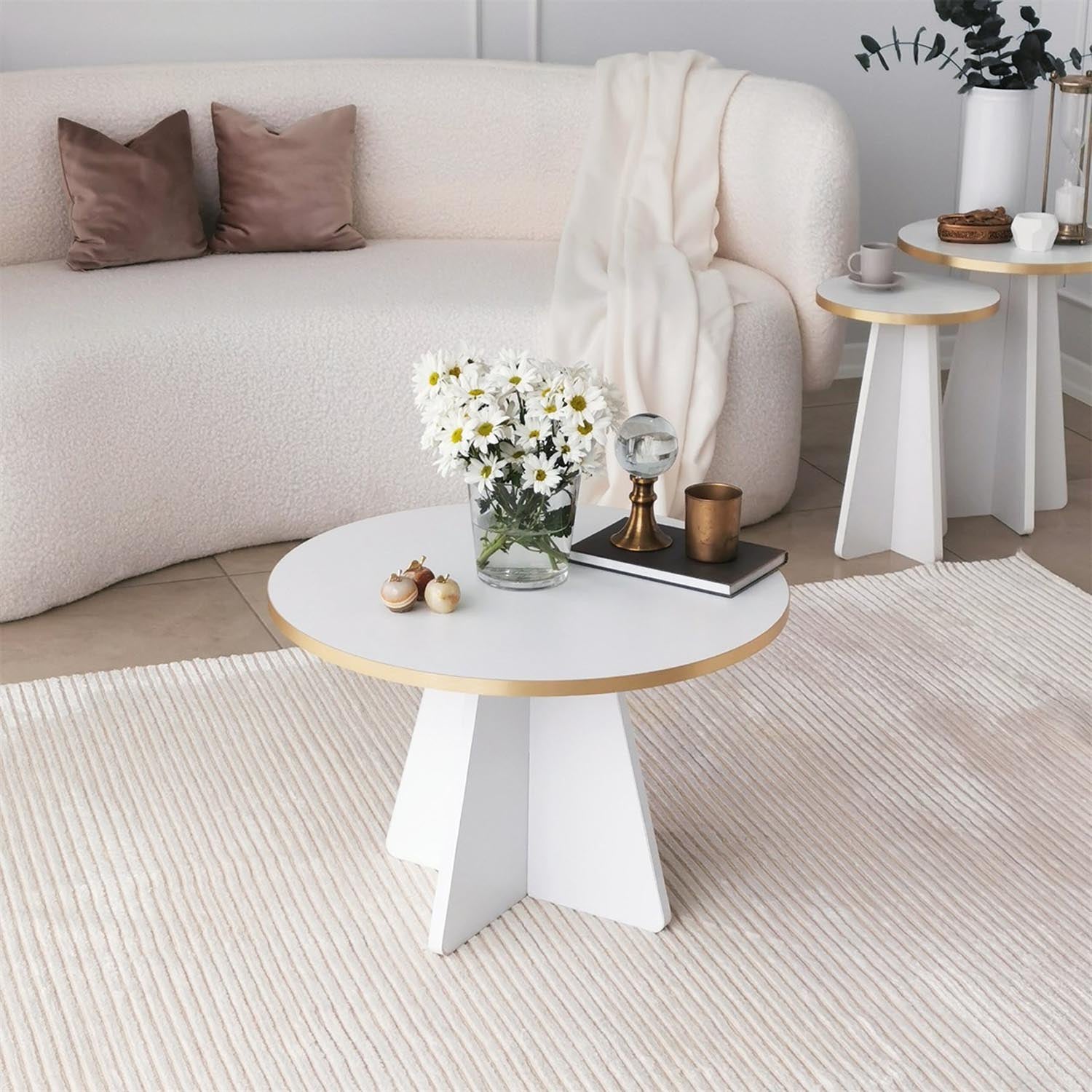 Mushroom - Gold, White v2 in Gold
 Weiss präsentiert im Onlineshop von KAQTU Design AG. Beistelltisch ist von Hanah Home