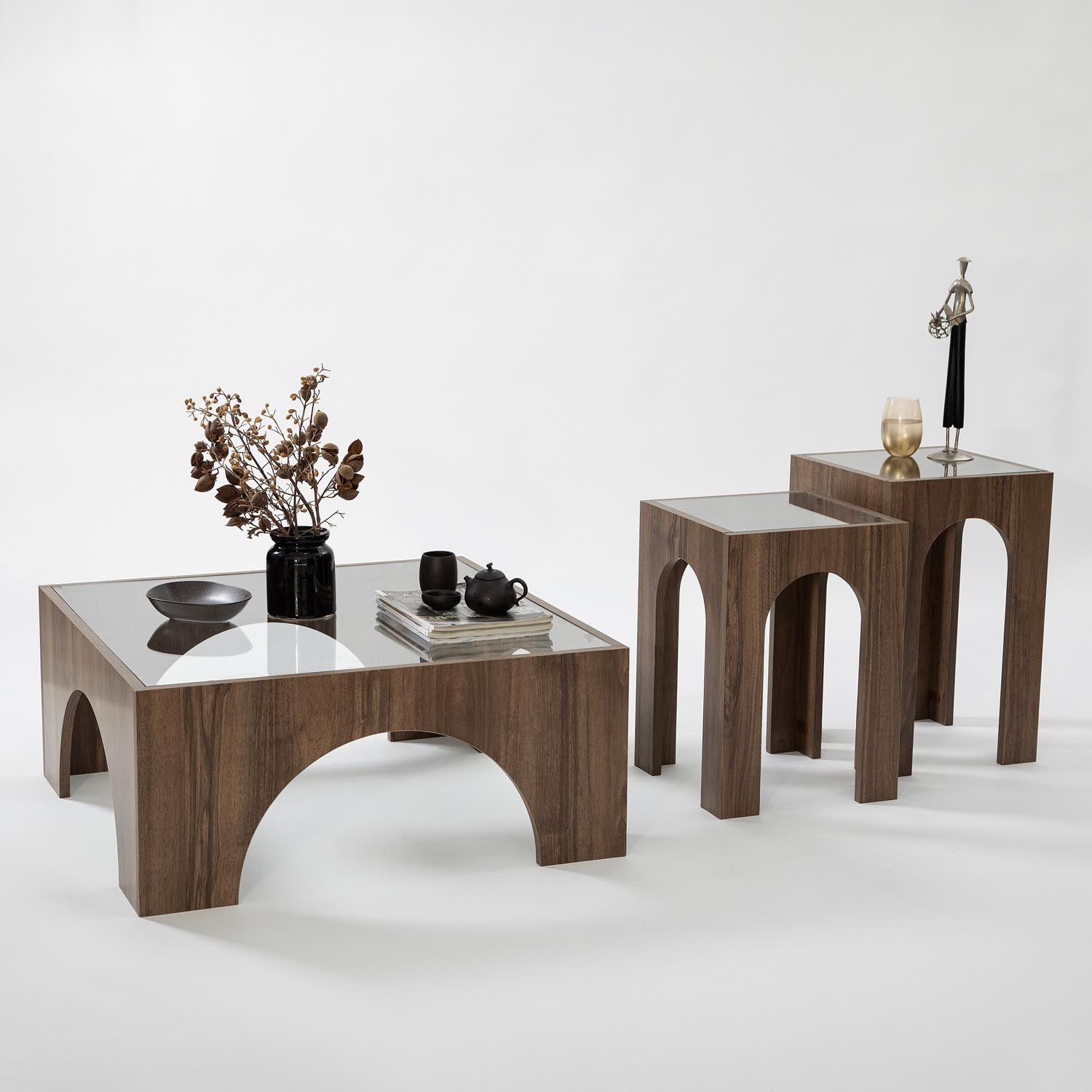 Seine - Transparent, Walnut in Transparent Walnuss präsentiert im Onlineshop von KAQTU Design AG. Beistelltisch ist von Hanah Home