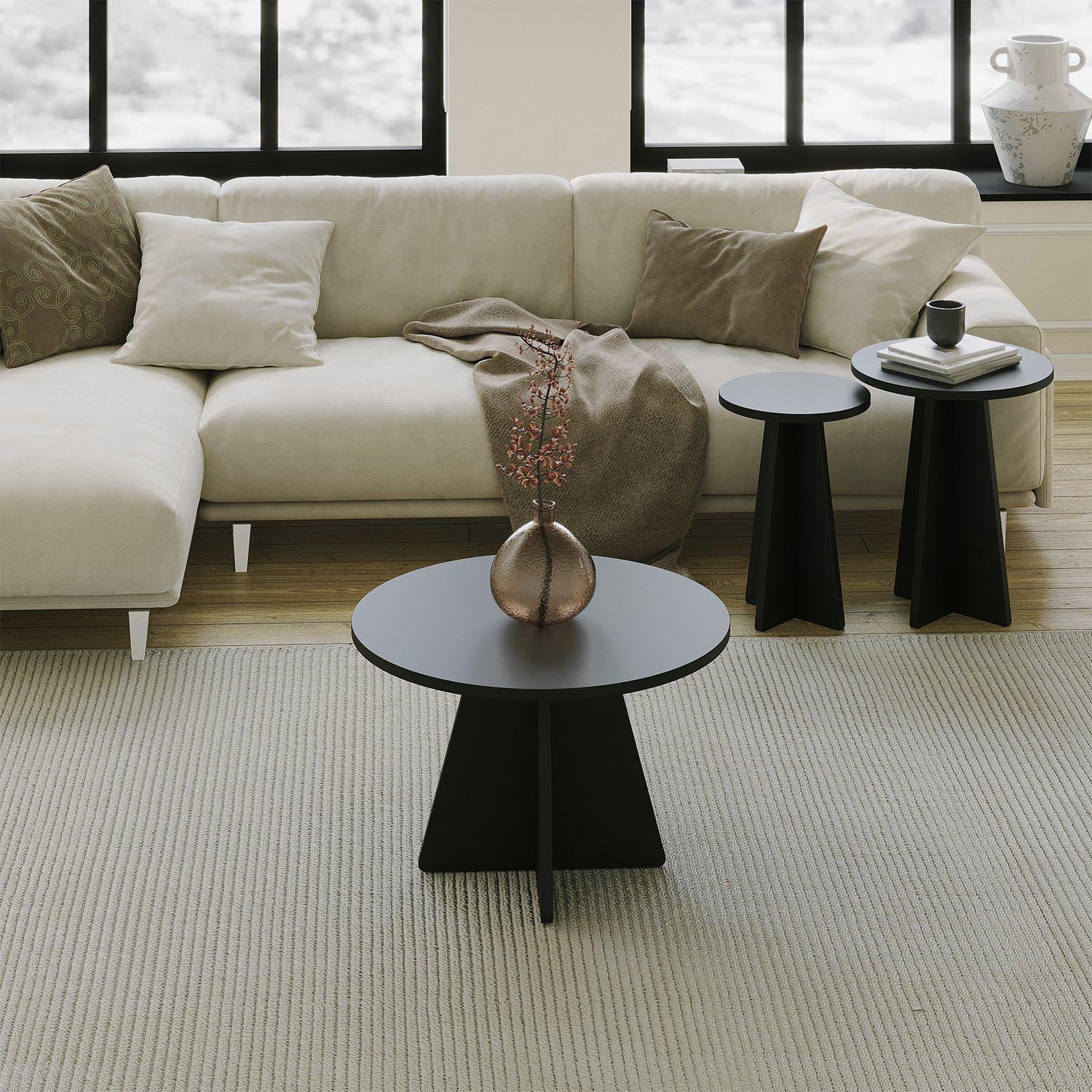 Mushroom 3 - Black in Schwarz präsentiert im Onlineshop von KAQTU Design AG. Beistelltisch ist von Hanah Home