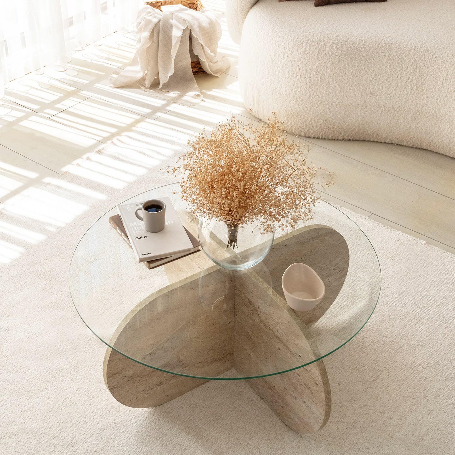 Bubble - Transparent in Travertin präsentiert im Onlineshop von KAQTU Design AG. Beistelltisch ist von Hanah Home