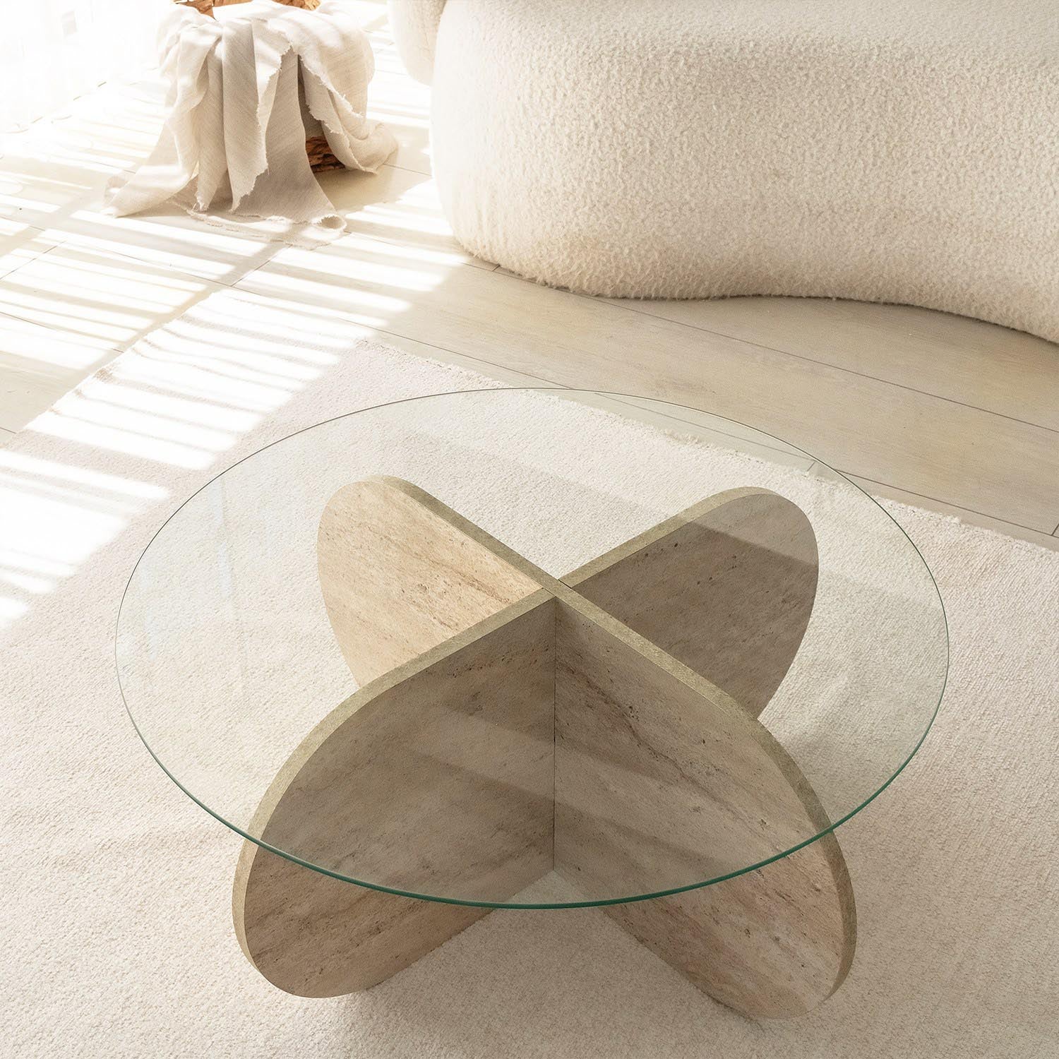 Bubble - Transparent in Travertin präsentiert im Onlineshop von KAQTU Design AG. Beistelltisch ist von Hanah Home