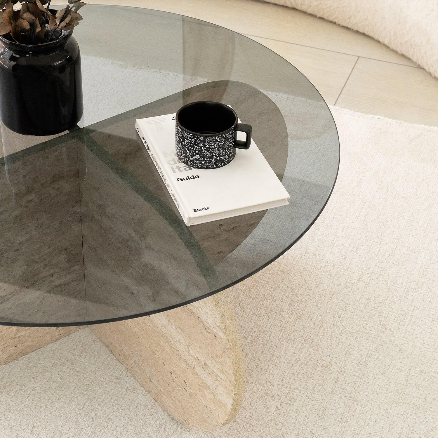 Bubble - Fume in Travertin Fume präsentiert im Onlineshop von KAQTU Design AG. Beistelltisch ist von Hanah Home