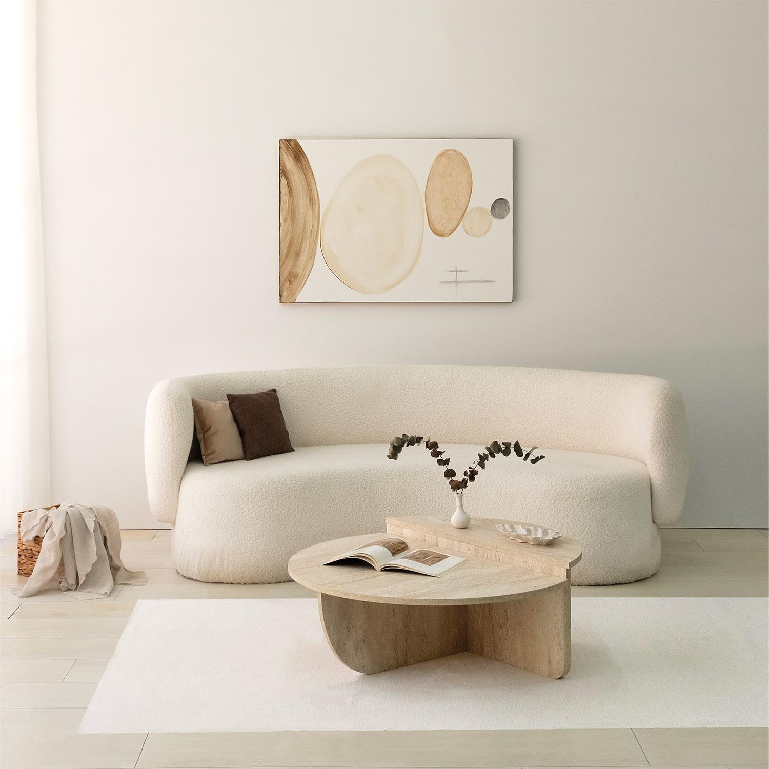 Podium in Travertin präsentiert im Onlineshop von KAQTU Design AG. Beistelltisch ist von Hanah Home