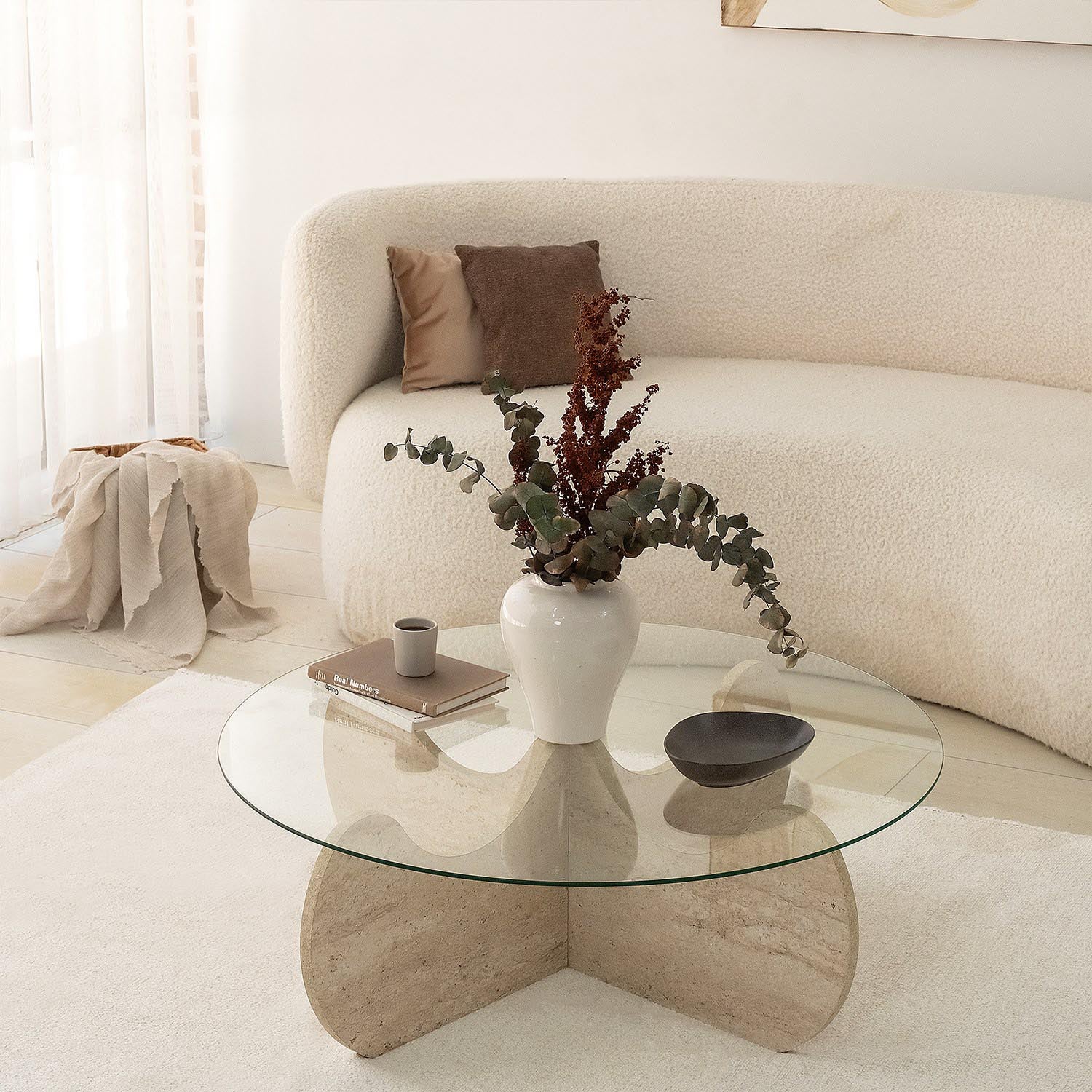 Himalayas - Travertine in Travertin präsentiert im Onlineshop von KAQTU Design AG. Beistelltisch ist von Hanah Home