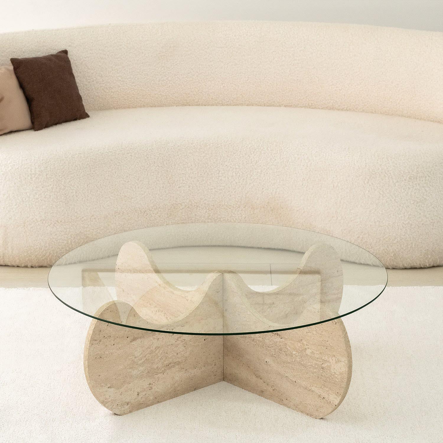 Himalayas - Travertine in Travertin präsentiert im Onlineshop von KAQTU Design AG. Beistelltisch ist von Hanah Home