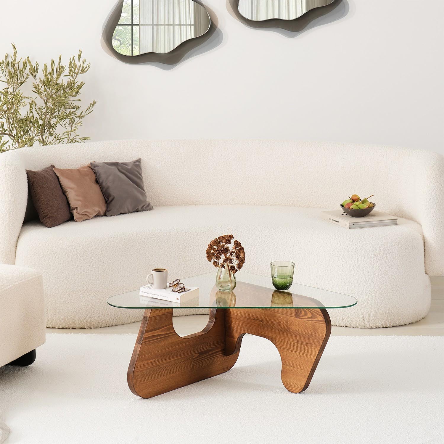 Freya - Chesnut in Kastanie präsentiert im Onlineshop von KAQTU Design AG. Beistelltisch ist von Hanah Home