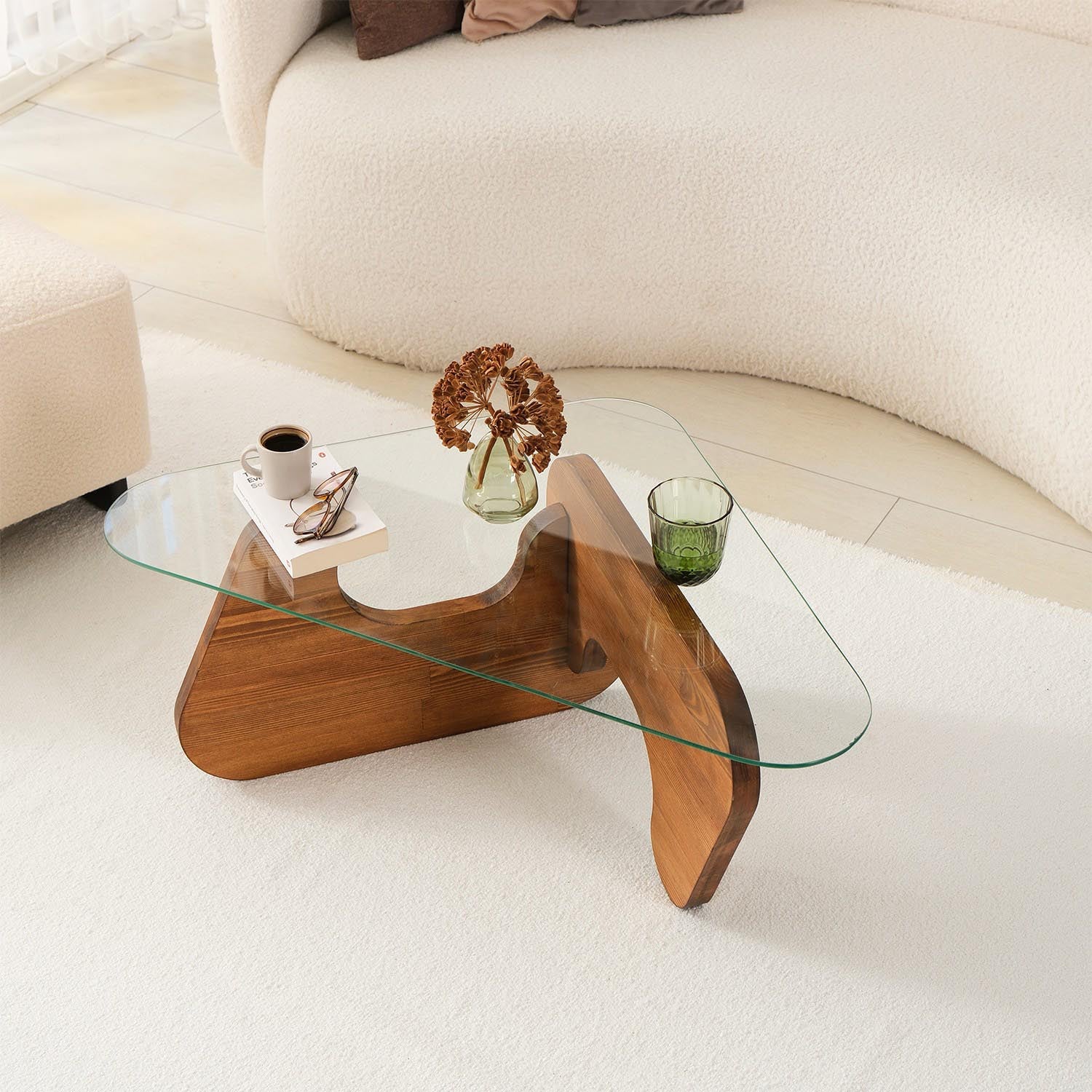 Freya - Chesnut in Kastanie präsentiert im Onlineshop von KAQTU Design AG. Beistelltisch ist von Hanah Home