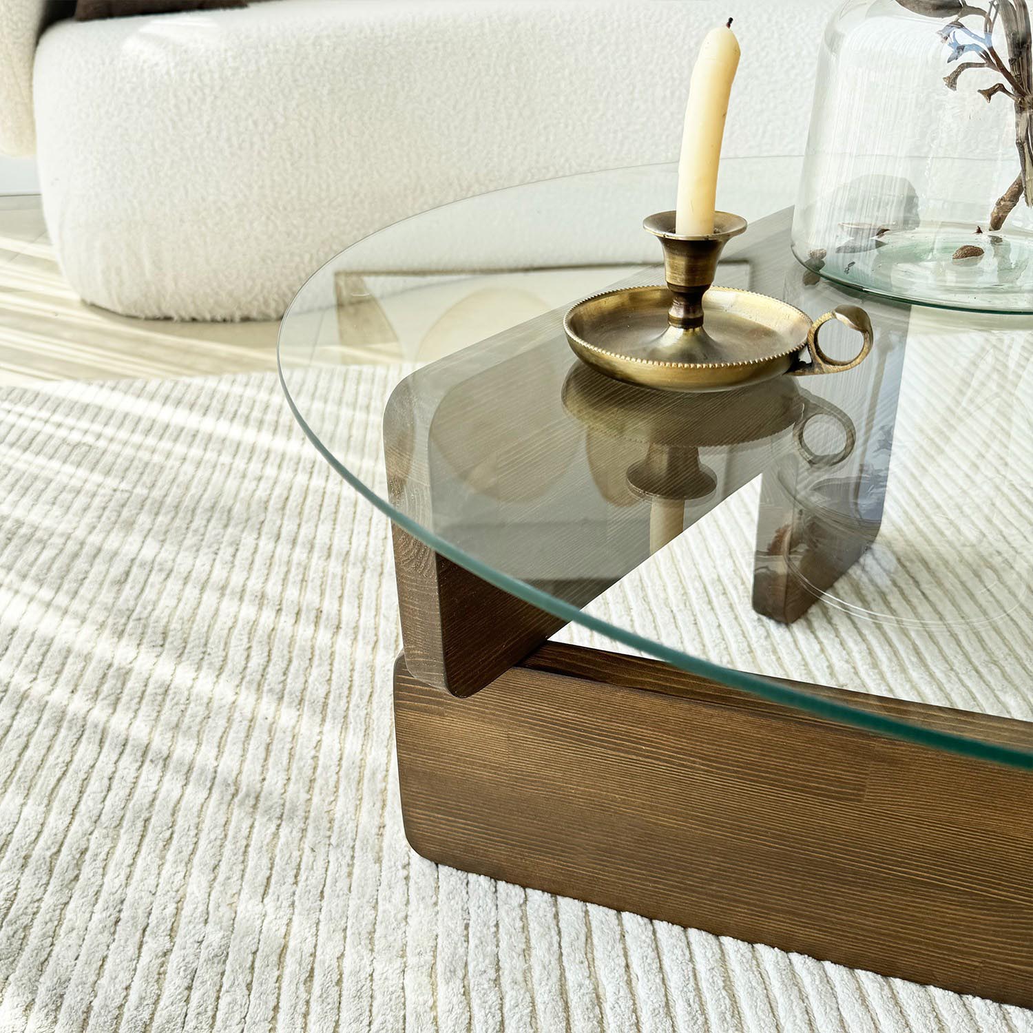 Mia - Walnut, Transparent in Walnuss Transparent präsentiert im Onlineshop von KAQTU Design AG. Beistelltisch ist von Hanah Home