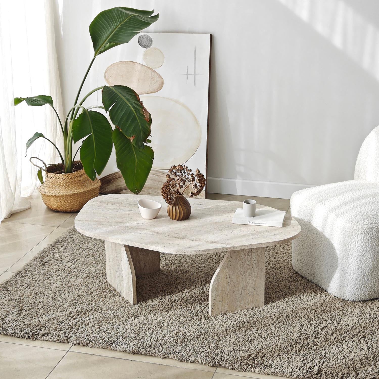 Rock - Travertine in Travertin präsentiert im Onlineshop von KAQTU Design AG. Beistelltisch ist von Hanah Home