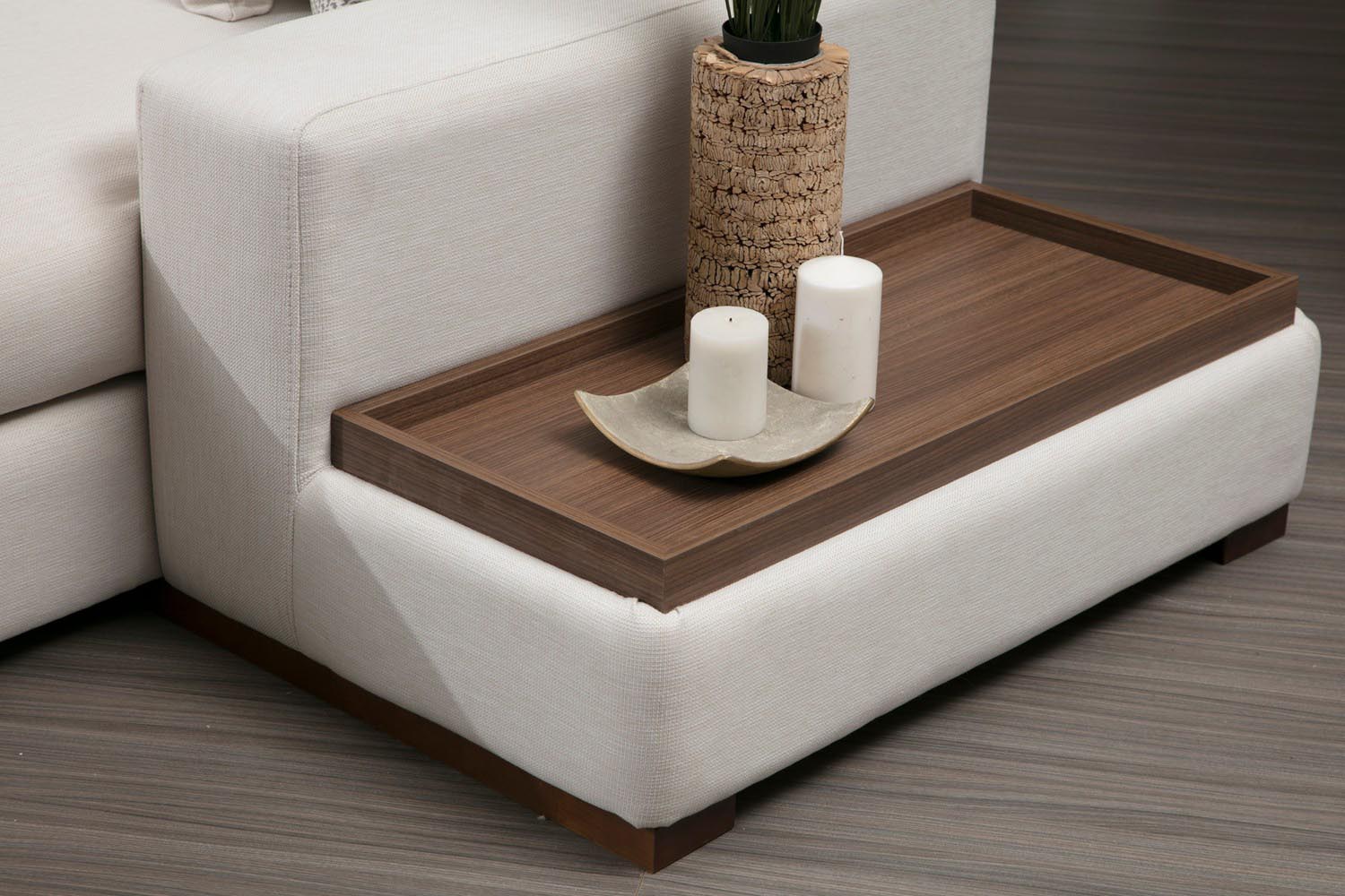 Loop 9 in Weiss präsentiert im Onlineshop von KAQTU Design AG. Ecksofa ist von Atelier Del Sofa
