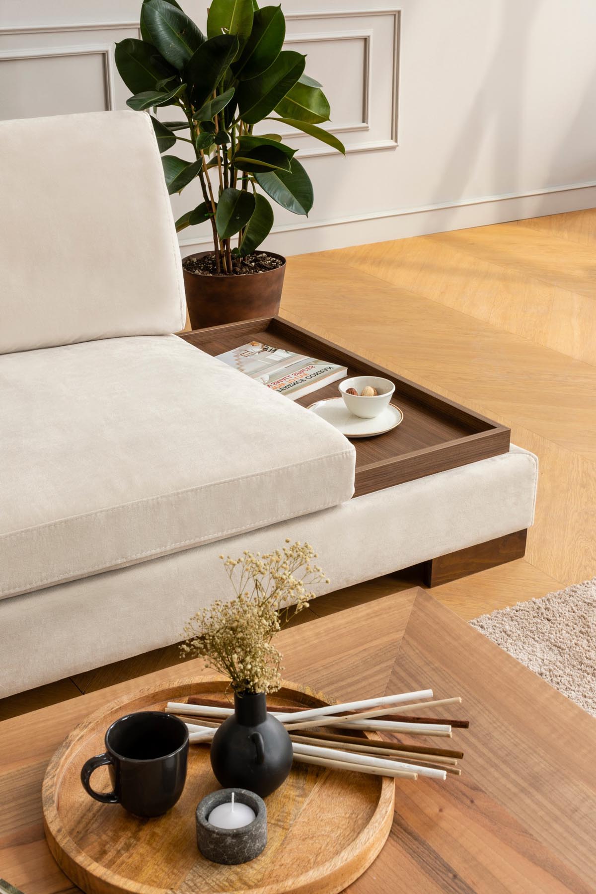 Tulip Corner Left Without Pouf - Beige in Beige präsentiert im Onlineshop von KAQTU Design AG. Ecksofa ist von Atelier Del Sofa