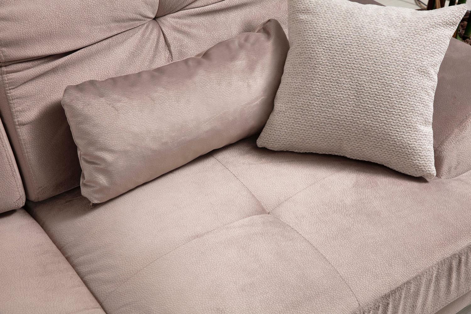Frido Corner Left (Chl+3R) - Beige in Beige präsentiert im Onlineshop von KAQTU Design AG. Ecksofa ist von Atelier Del Sofa