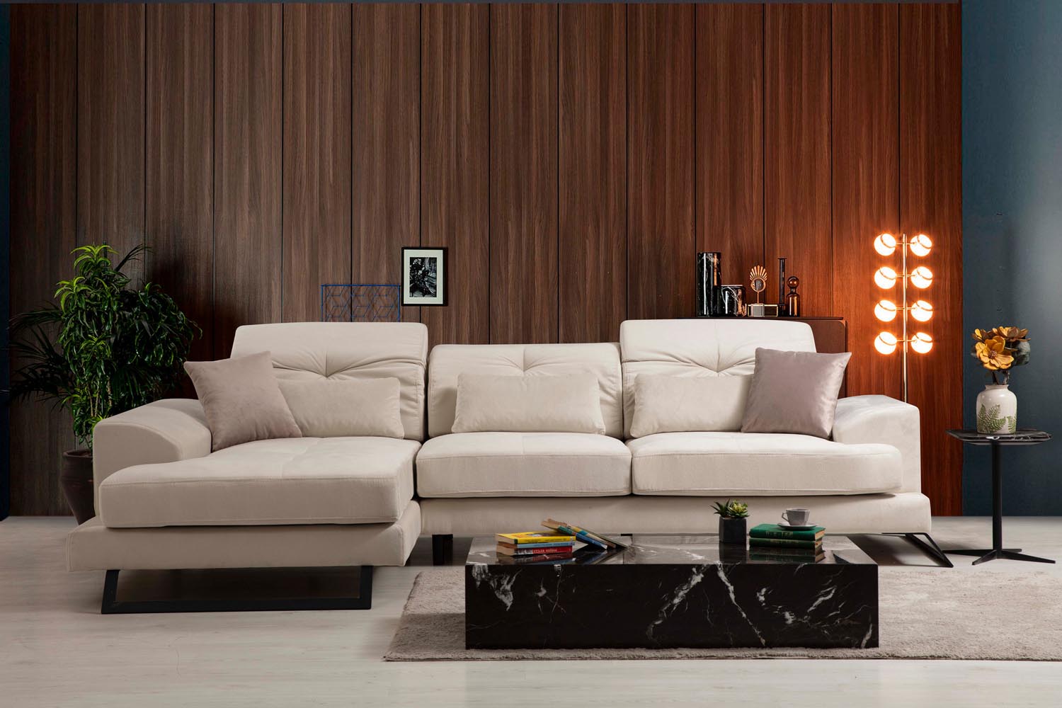 Frido Corner Left (Chl+3R) - Ecru in Ecru präsentiert im Onlineshop von KAQTU Design AG. Ecksofa ist von Atelier Del Sofa