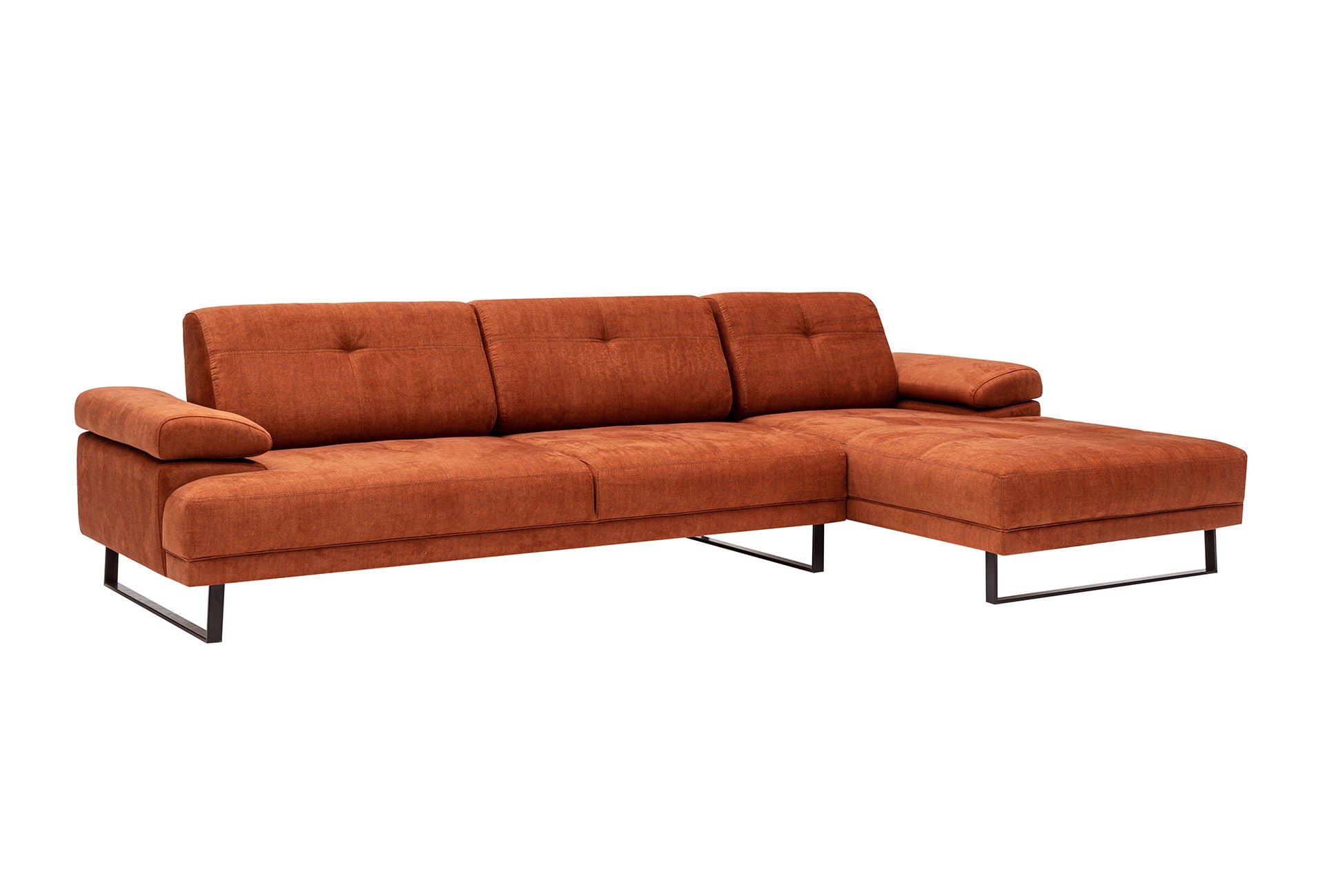 Mustang Large Right - Orange in Orange präsentiert im Onlineshop von KAQTU Design AG. Ecksofa ist von Atelier Del Sofa