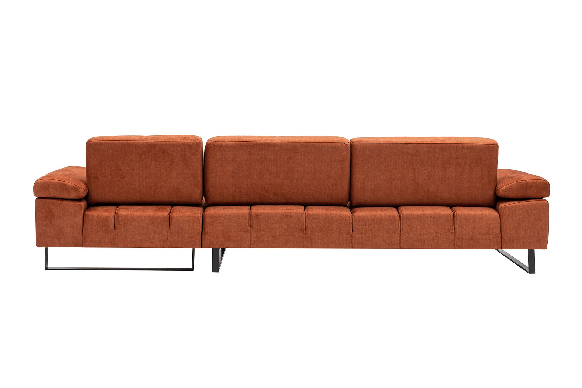Mustang Large Right - Orange in Orange präsentiert im Onlineshop von KAQTU Design AG. Ecksofa ist von Atelier Del Sofa