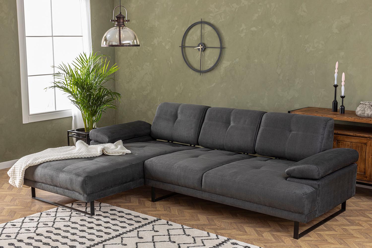 Mustang Small Left - Anthracite in Anthrazit präsentiert im Onlineshop von KAQTU Design AG. Ecksofa ist von Atelier Del Sofa