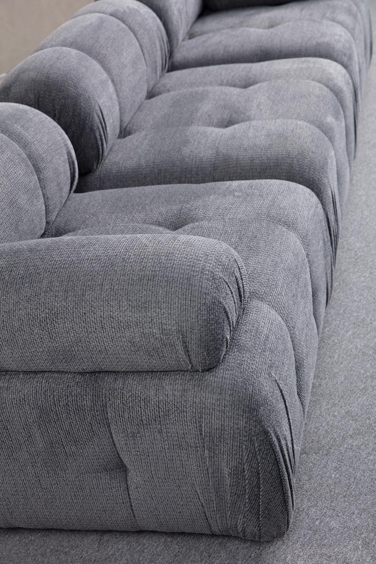 Petite 3 - Grey in Grau präsentiert im Onlineshop von KAQTU Design AG. Ecksofa ist von Atelier Del Sofa
